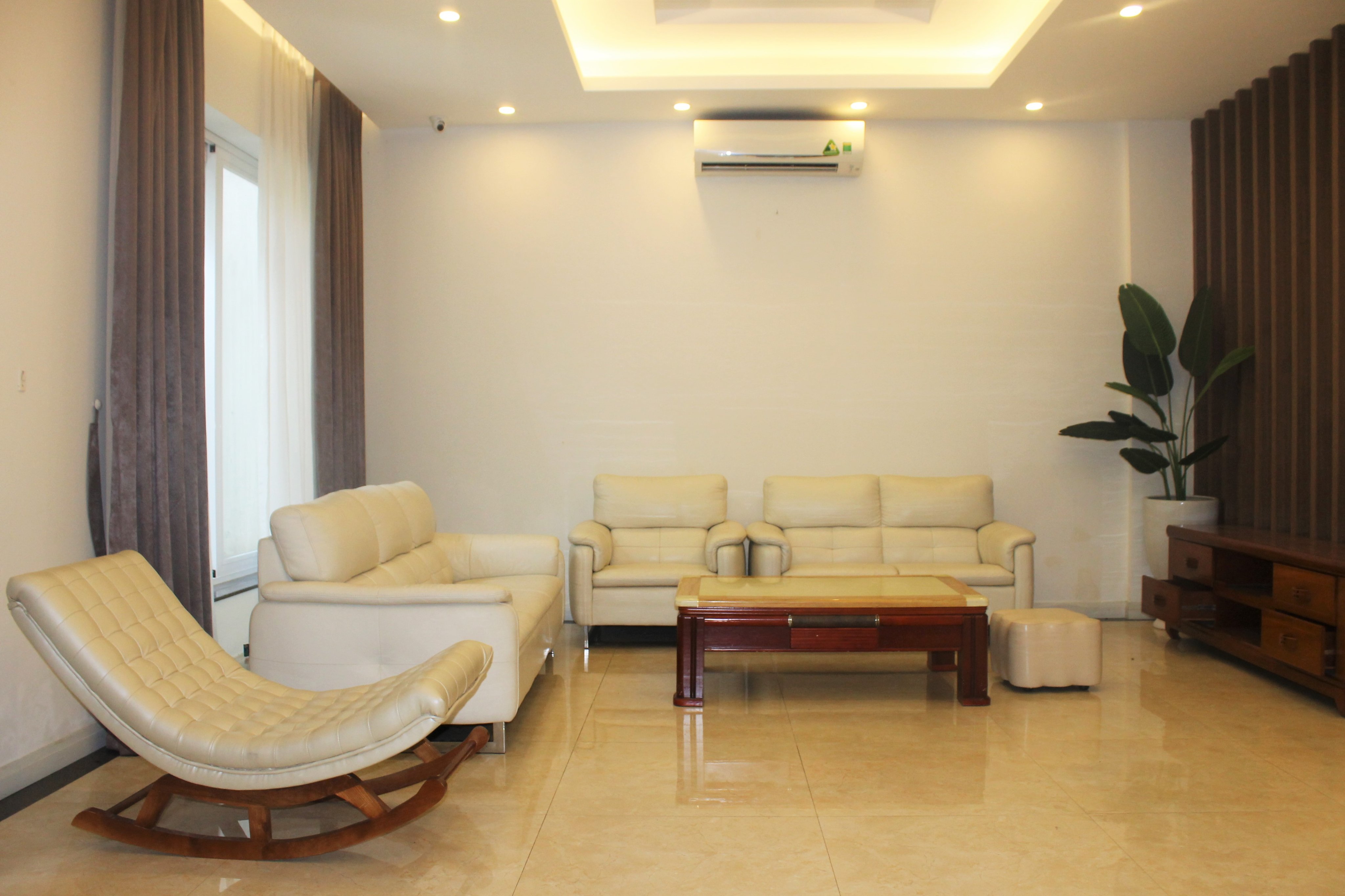 Bán biệt thự song lập hoàn thiện đẹp dãy Anh Đào 6 Vinhomes Riversdie 2