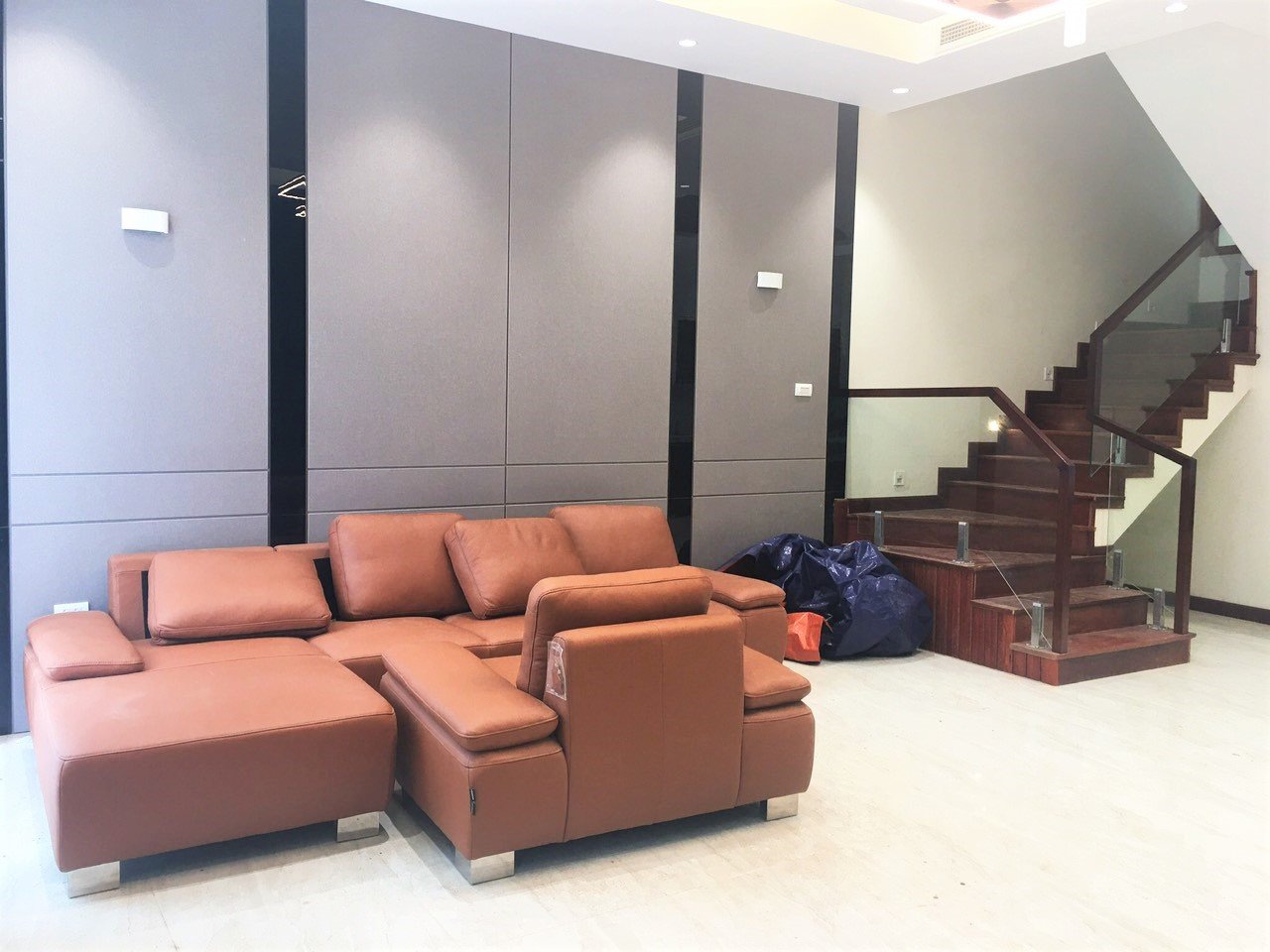 Bán nhà liền kề mới chưa ai ở dãy Nguyệt Quế phía Hồ Vinhomes The Harmony 1