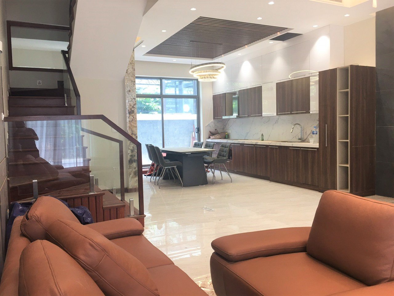 Bán nhà liền kề mới chưa ai ở dãy Nguyệt Quế phía Hồ Vinhomes The Harmony 2