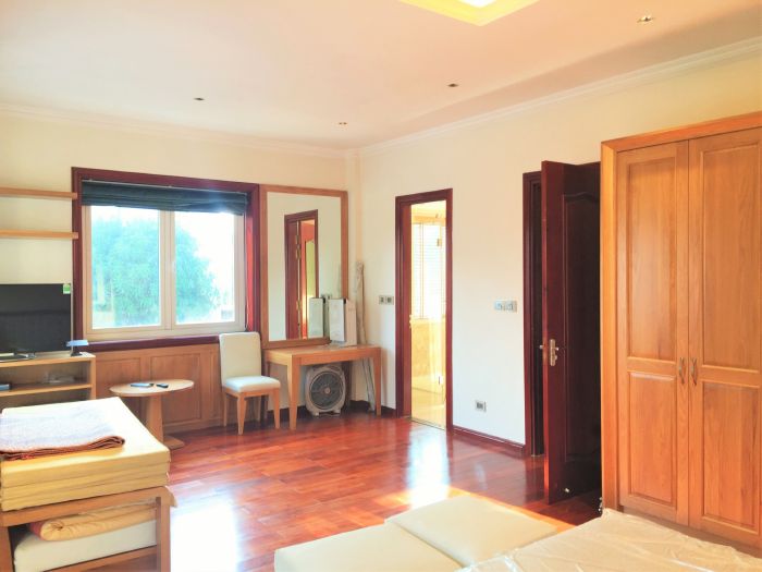 Biệt thự cho thuê ở đường Hoa Lan, Vinhomes Riverside, 4 phòng ngủ, đủ đồ, 50tr/tháng 11