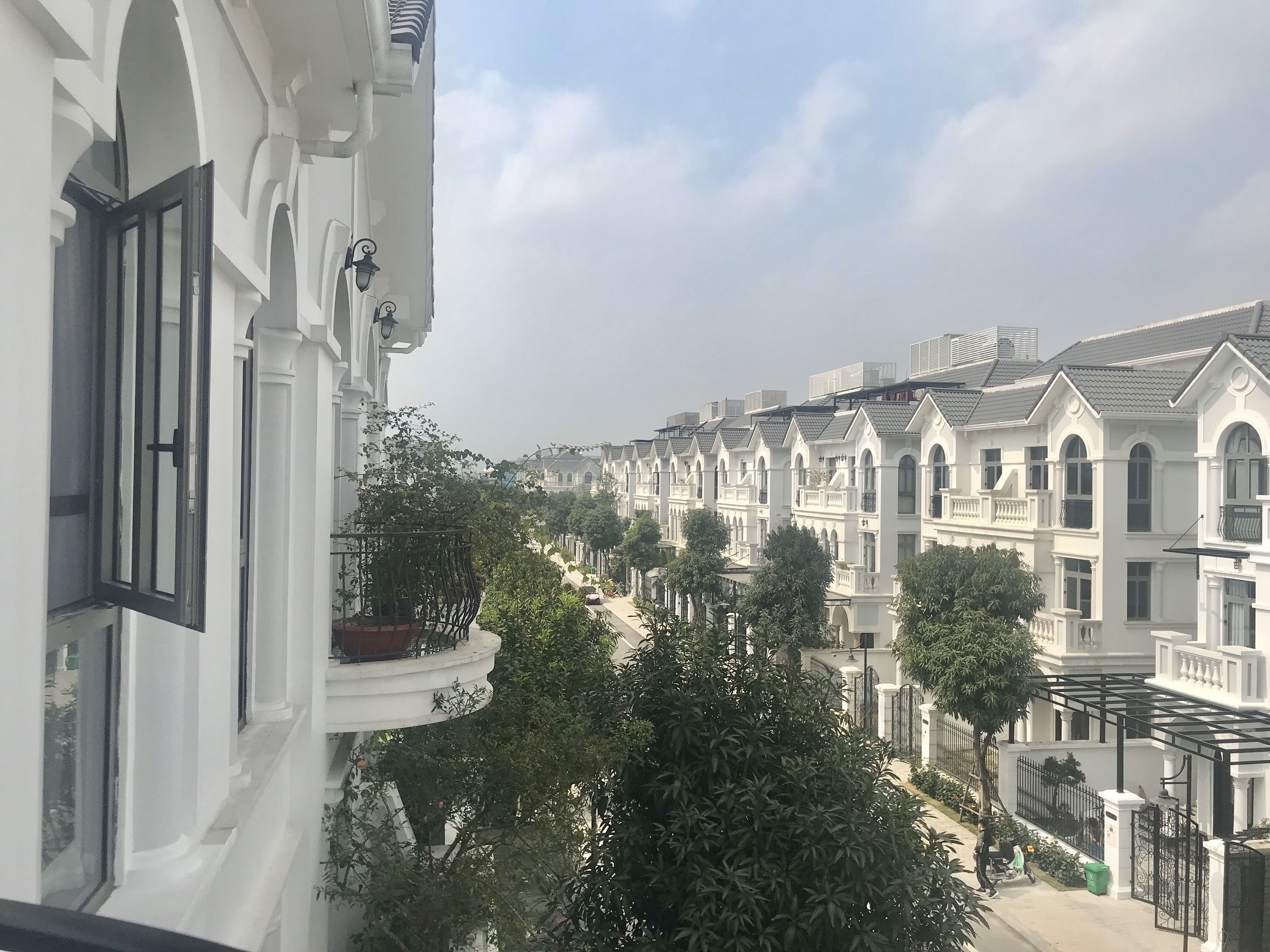 Chính chủ bán biệt thự liền kề gần hồ, công viên Vinhomes The Harmony thuộc KĐT Vinhomes Riverside 11