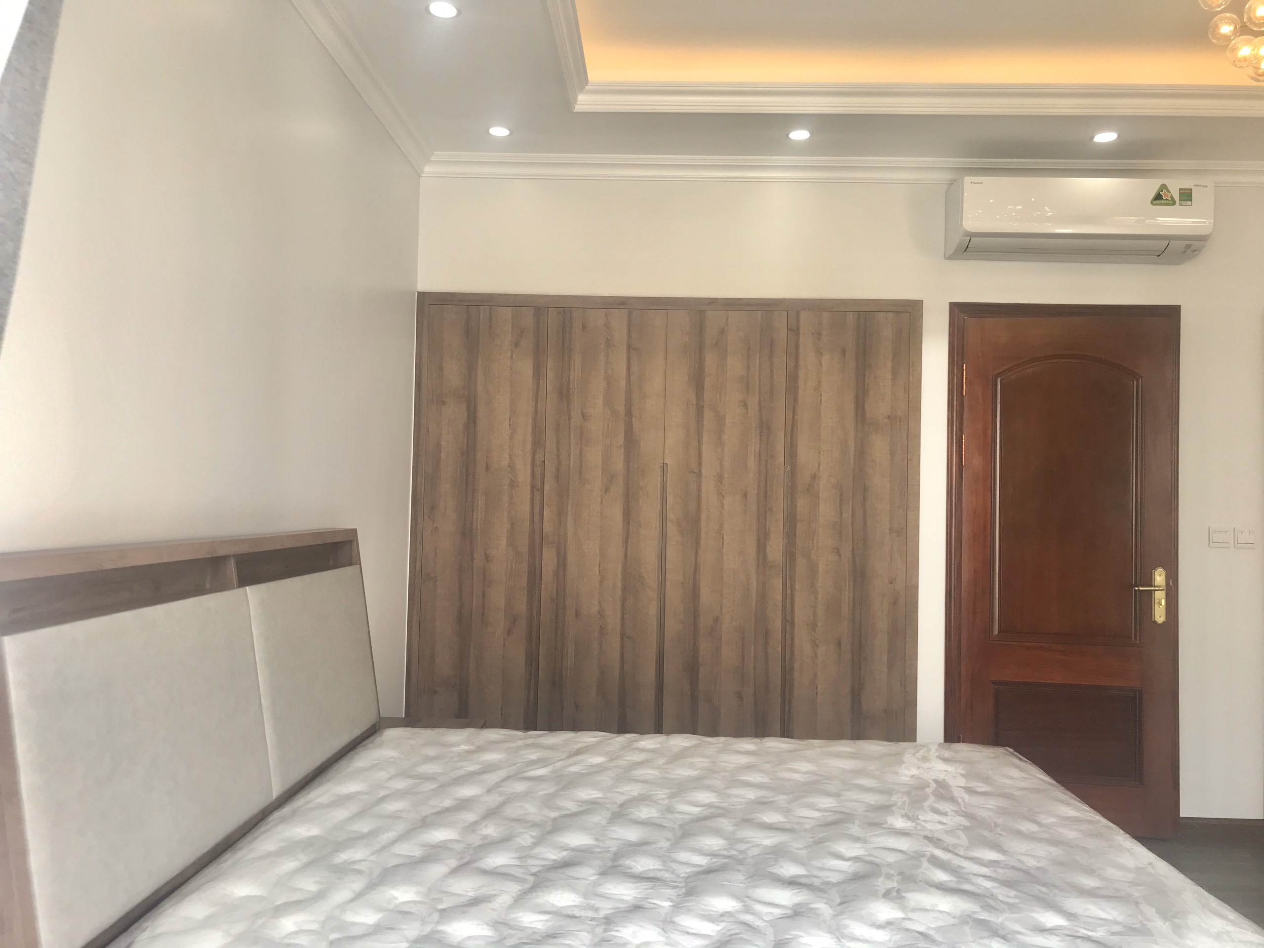 Chính chủ bán biệt thự liền kề gần hồ, công viên Vinhomes The Harmony thuộc KĐT Vinhomes Riverside 6