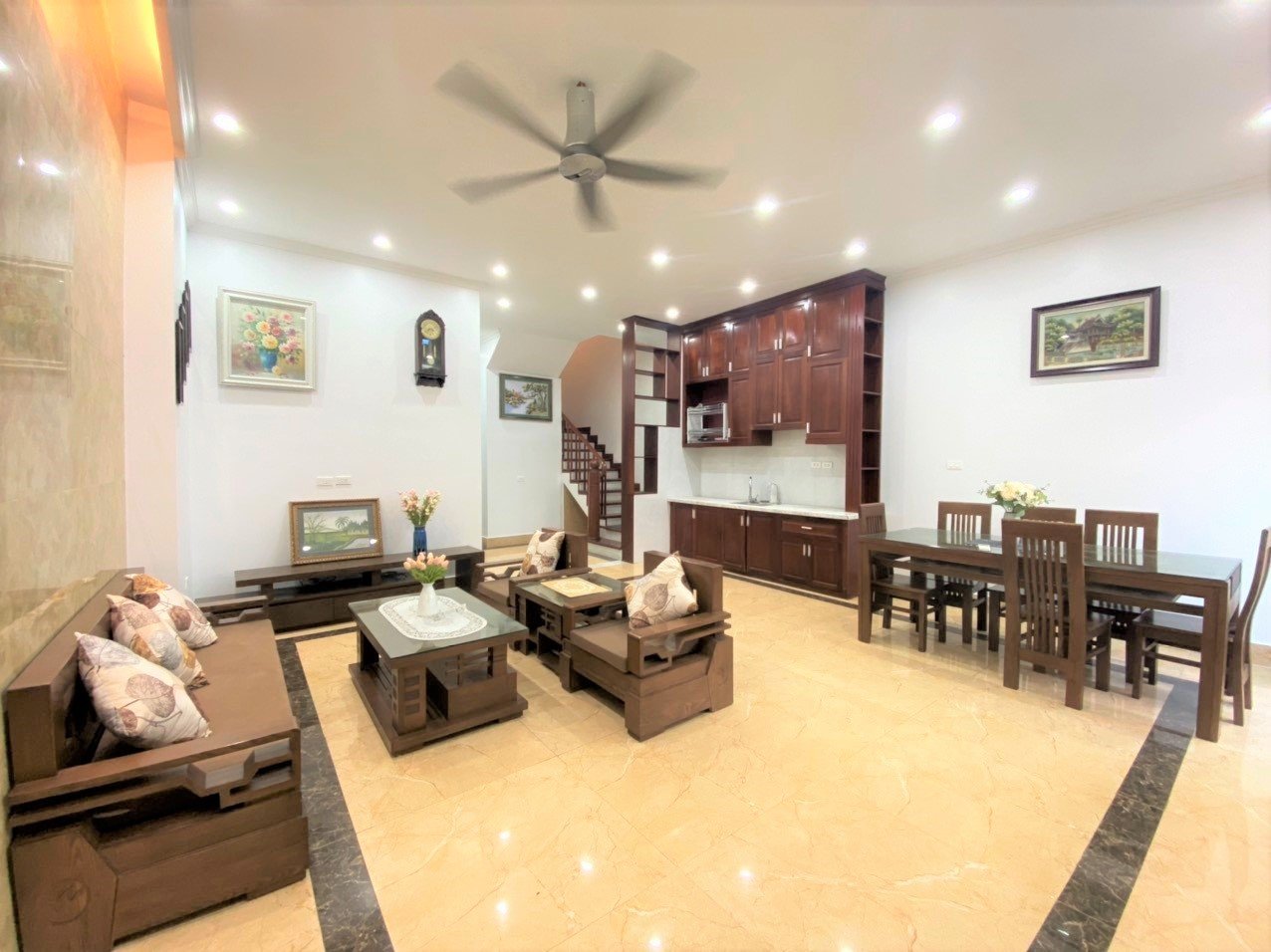 Chính chủ bán biệt thự liền kề gần Hồ điều hòa Vinhomes The Harmony 1