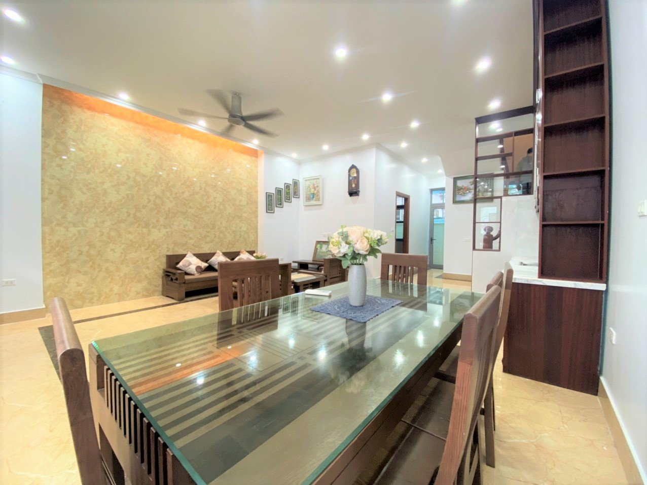 Chính chủ bán biệt thự liền kề gần Hồ điều hòa Vinhomes The Harmony 2