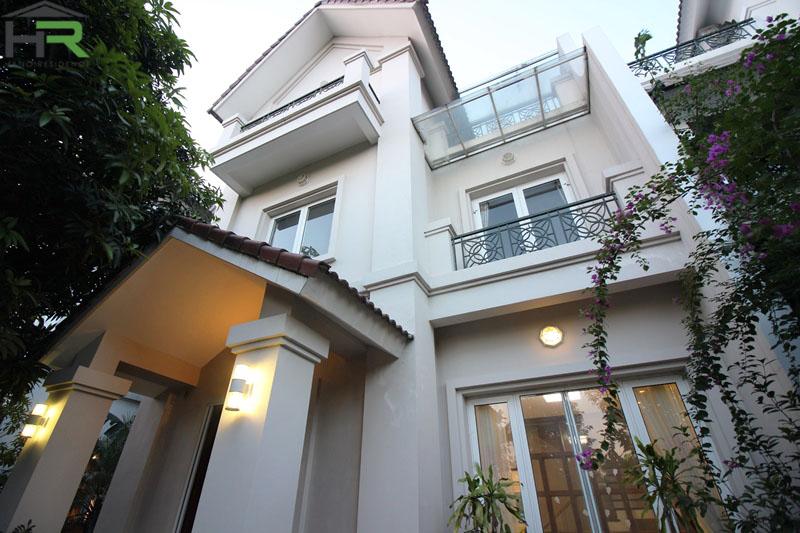 Cho thuê biệt thự 5 phòng ngủ dãy Anh Đào khu Đô thị Vinhomes Riverside 1