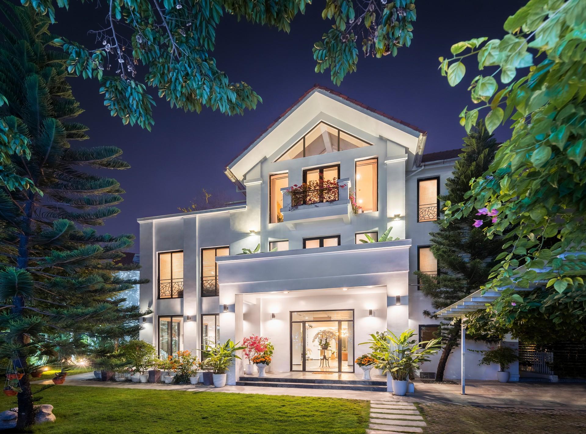 Cho Thuê Biệt Thự Đơn Lập 7 Phòng Ngủ Siêu VIP Tại Vinhomes Riverside 1