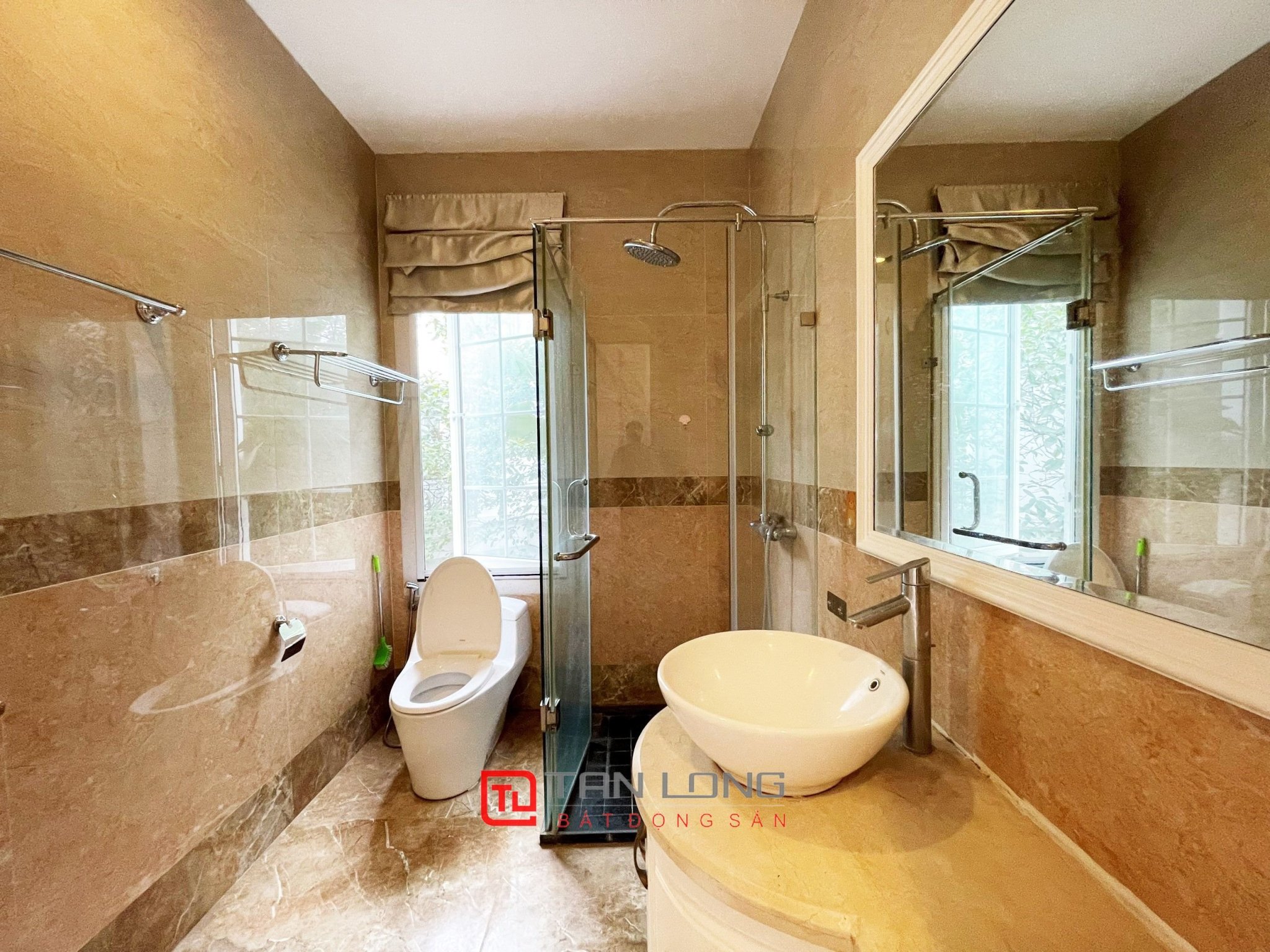 Cho thuê biệt thự đơn lập có view sông tại Vinhomes Riverside 10