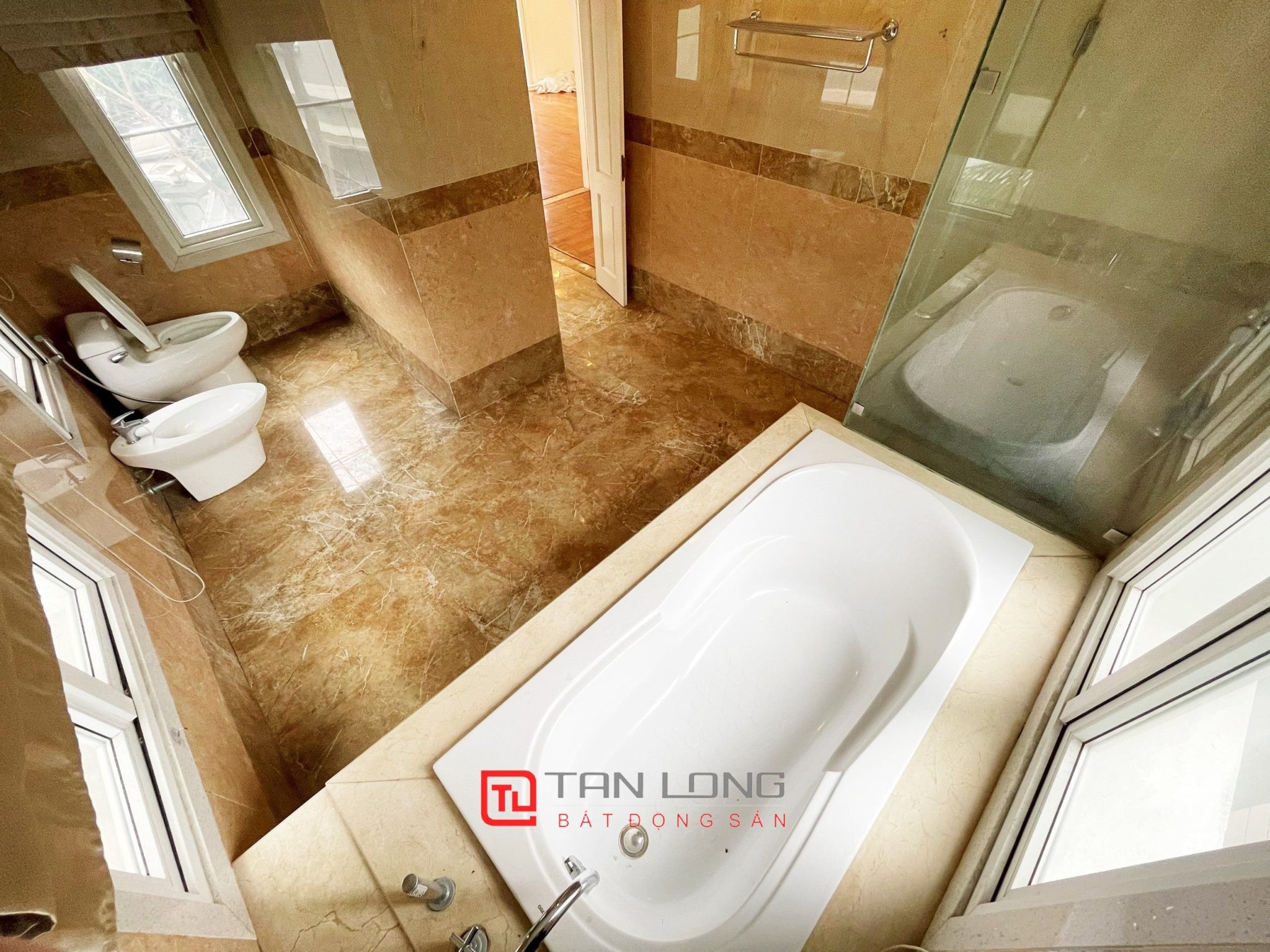 Cho thuê biệt thự đơn lập có view sông tại Vinhomes Riverside 13