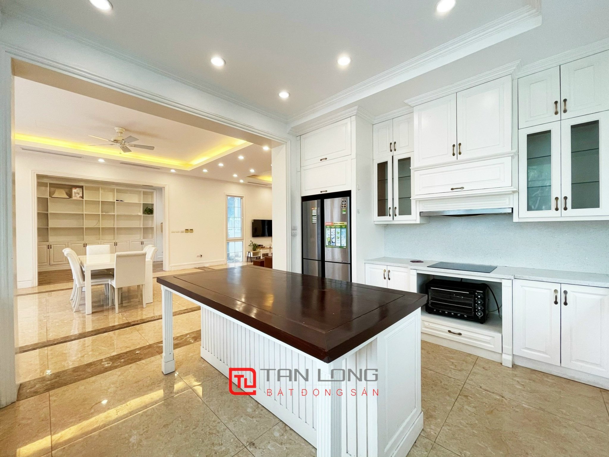 Cho thuê biệt thự đơn lập có view sông tại Vinhomes Riverside 4