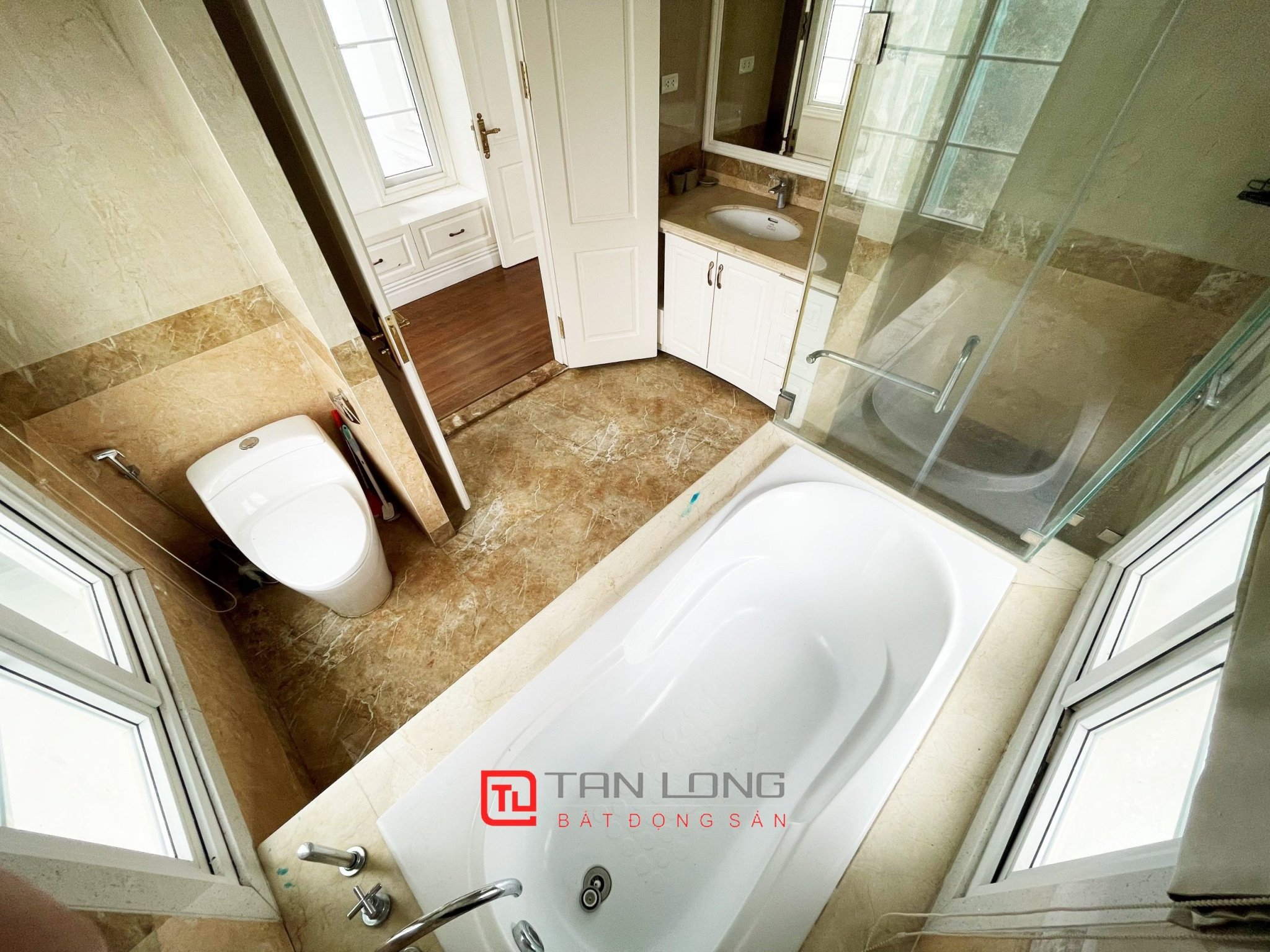 Cho thuê biệt thự đơn lập có view sông tại Vinhomes Riverside 6