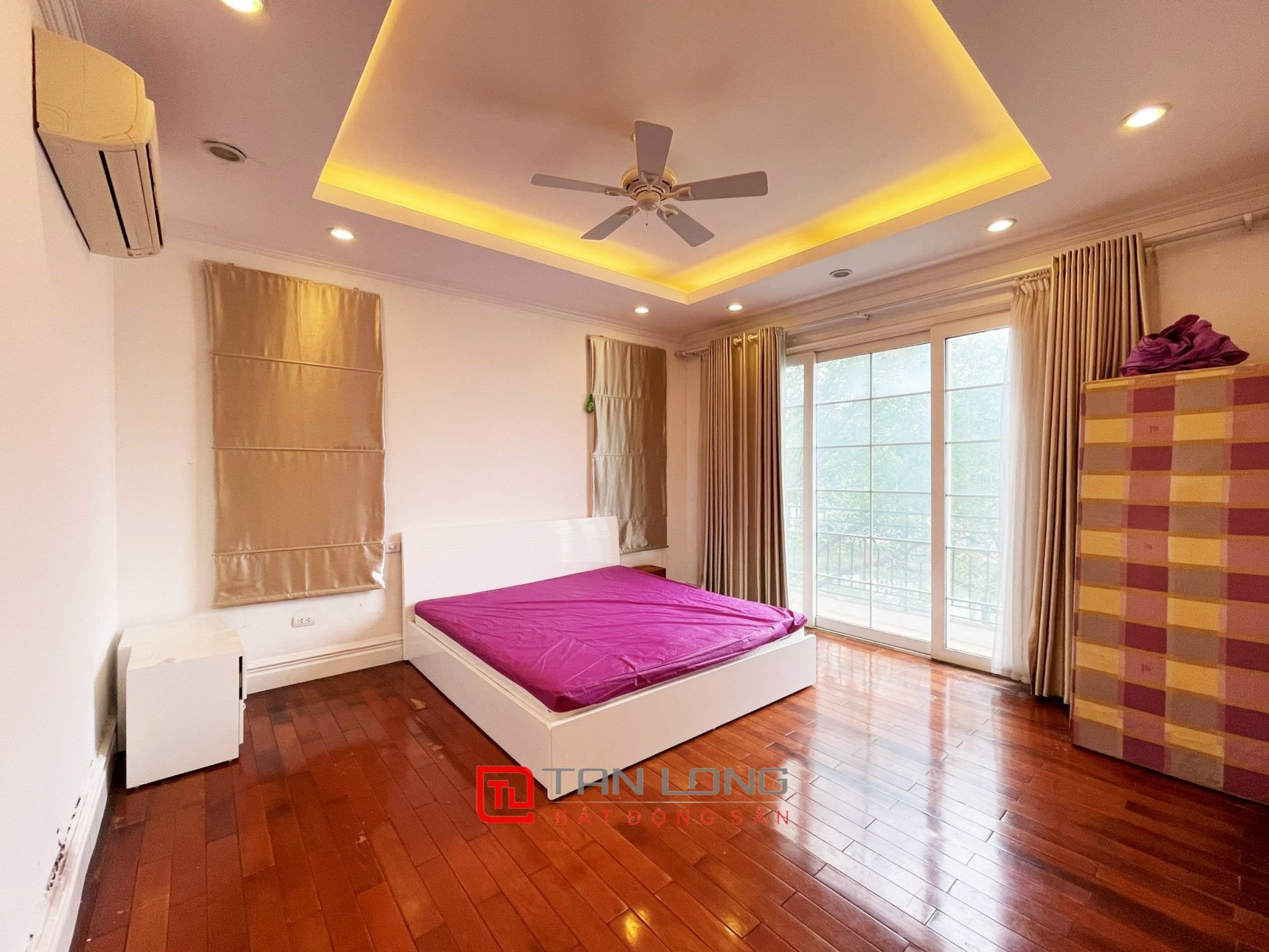 Cho thuê biệt thự đơn lập có view sông tại Vinhomes Riverside 8