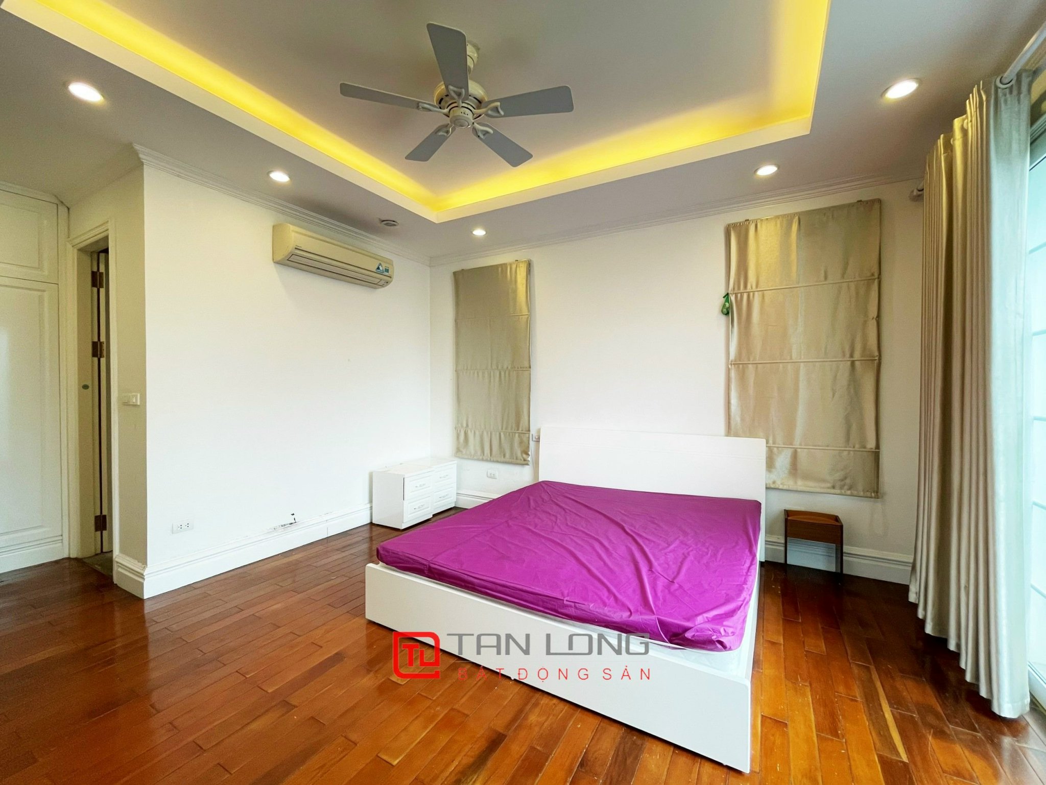 Cho thuê biệt thự đơn lập có view sông tại Vinhomes Riverside 9