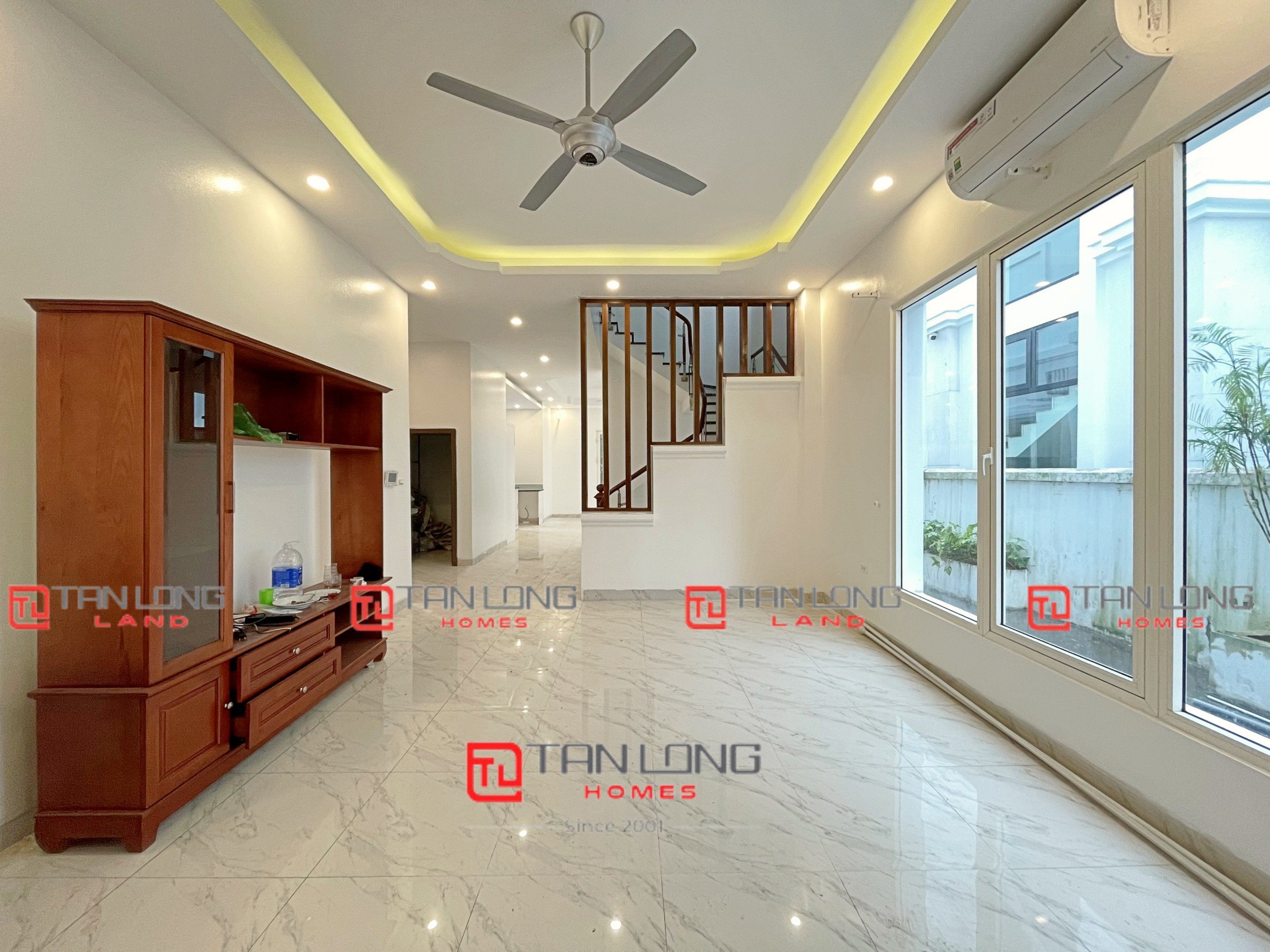 Cho thuê biệt thự đơn lập Hoa Phượng 350m2 mới nguyên bản Vinhomes Riverside 3