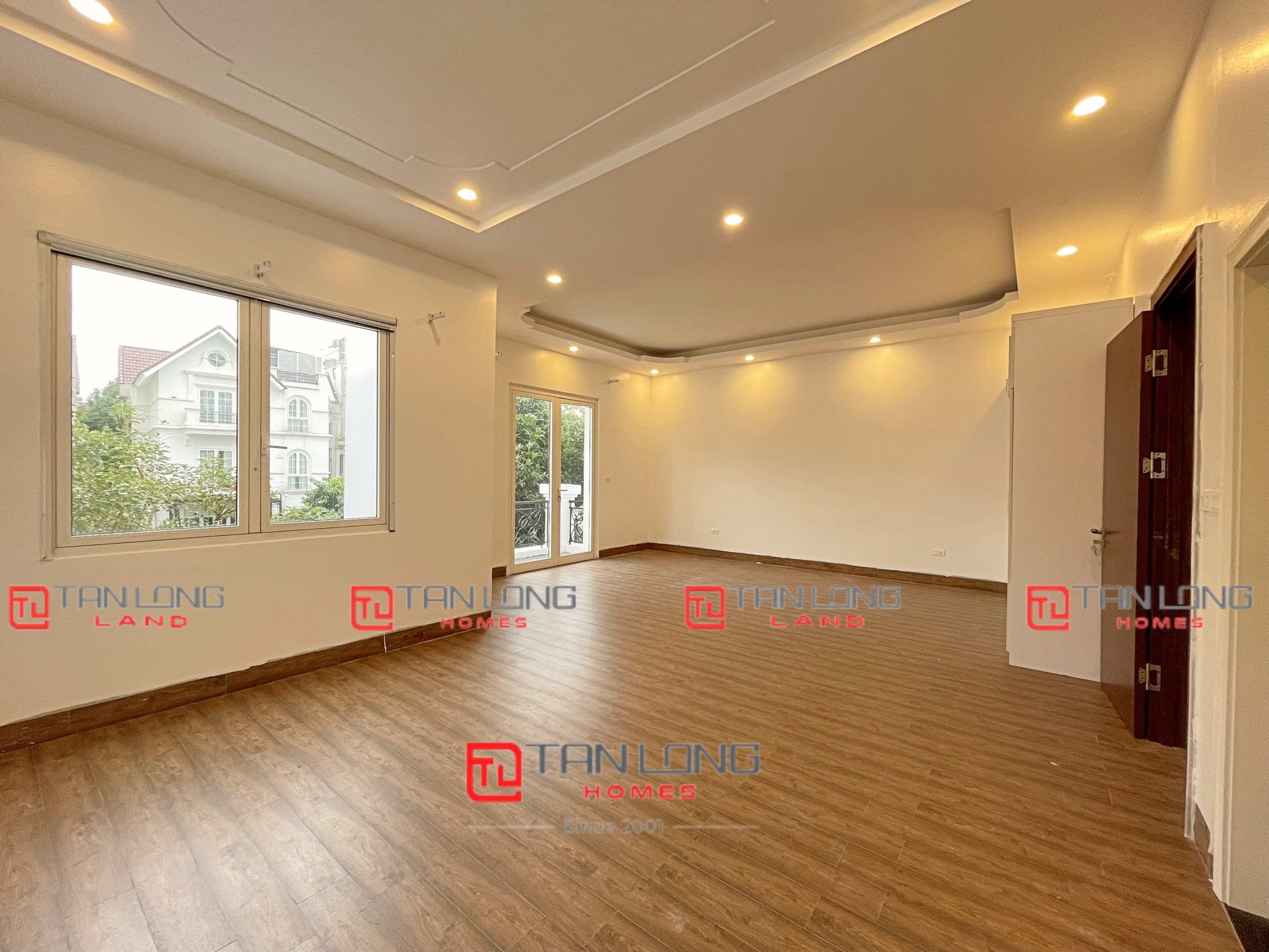 Cho thuê biệt thự đơn lập Hoa Phượng 350m2 mới nguyên bản Vinhomes Riverside 7