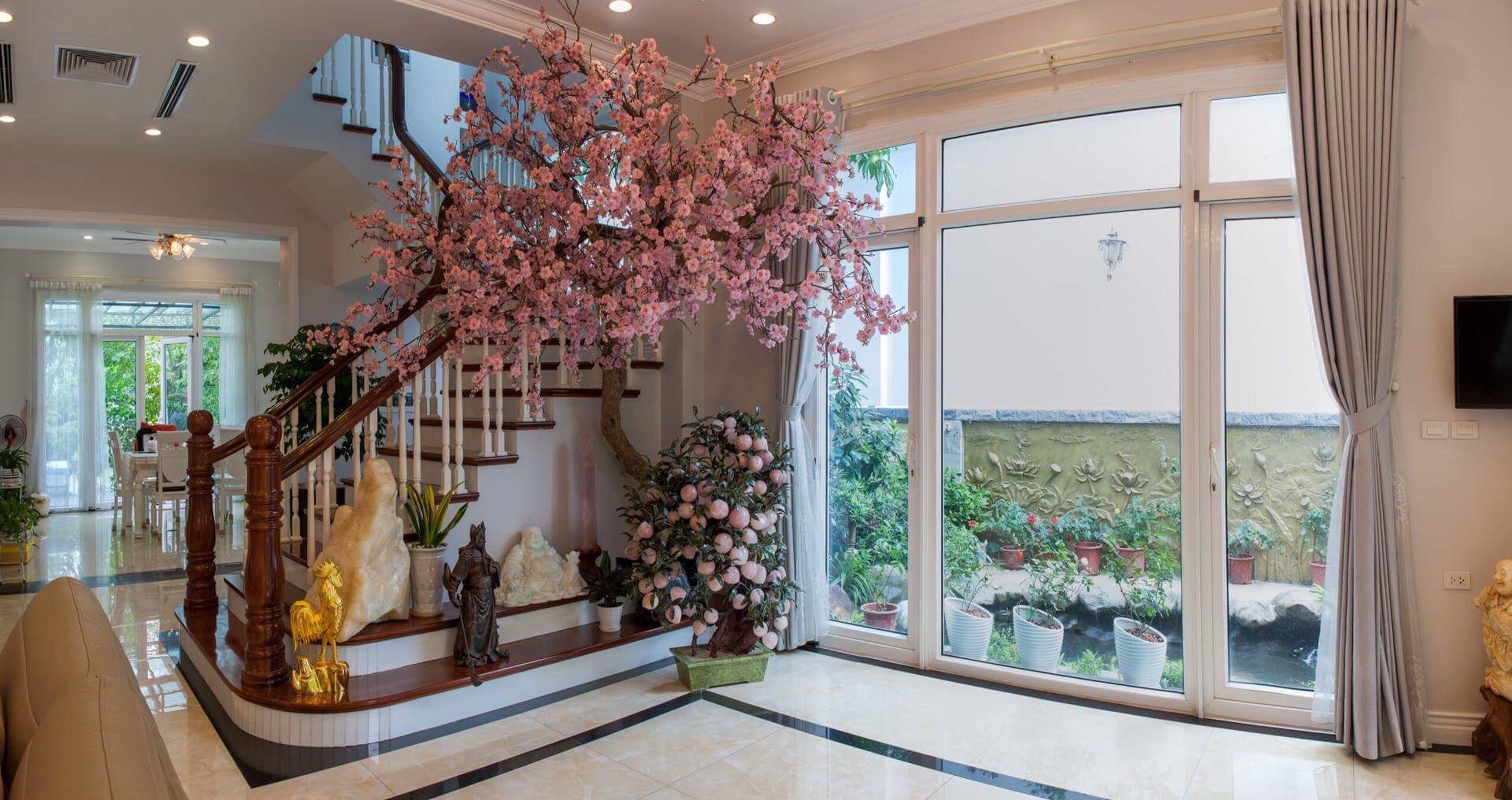 Cho thuê biệt thự đơn lập hướng Nam dãy Hoa Phượng Vinhomes Riverside 5