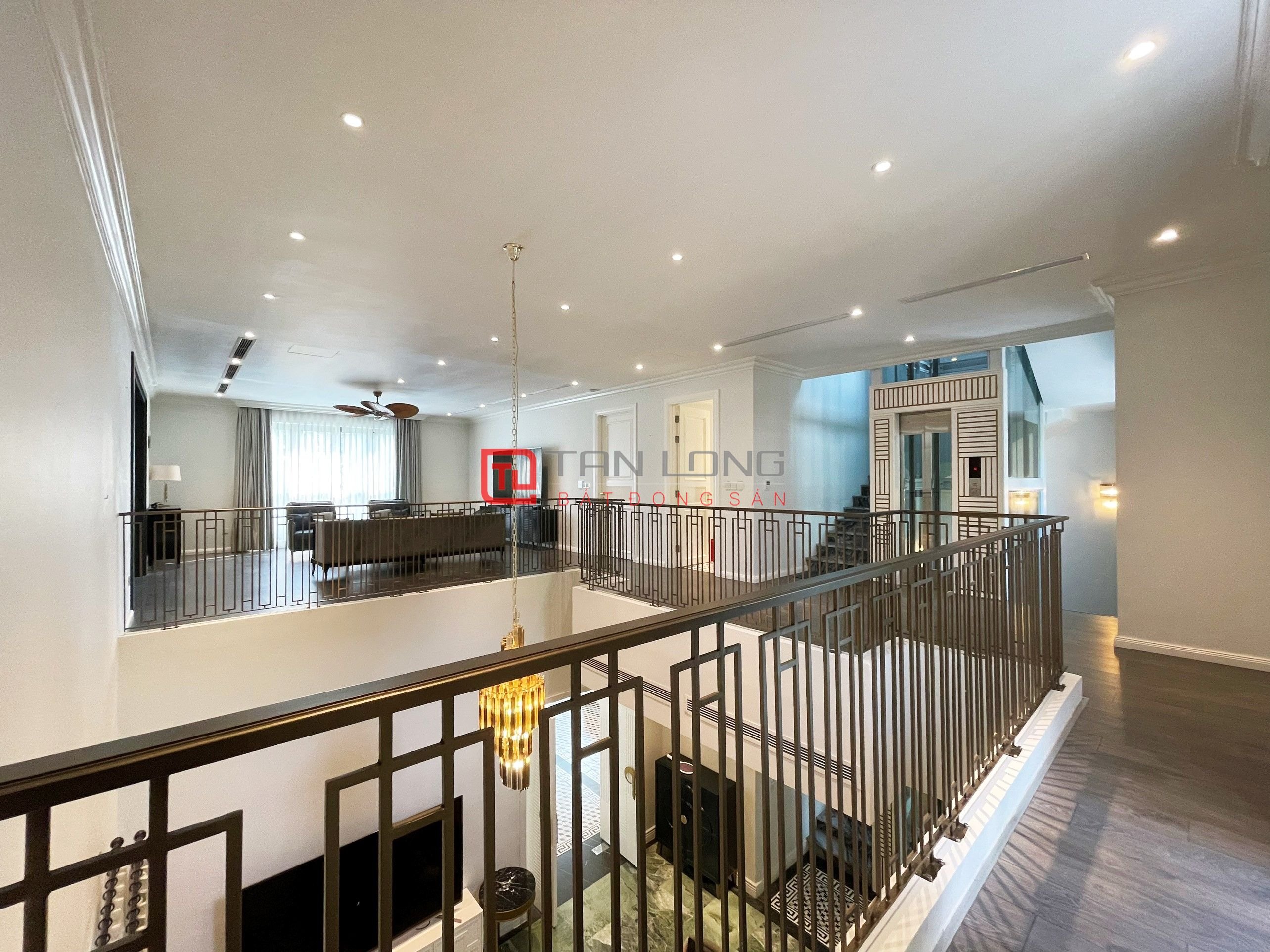 Cho thuê biệt thự đợp lập siêu đẹp Vinhomes Riverside 4