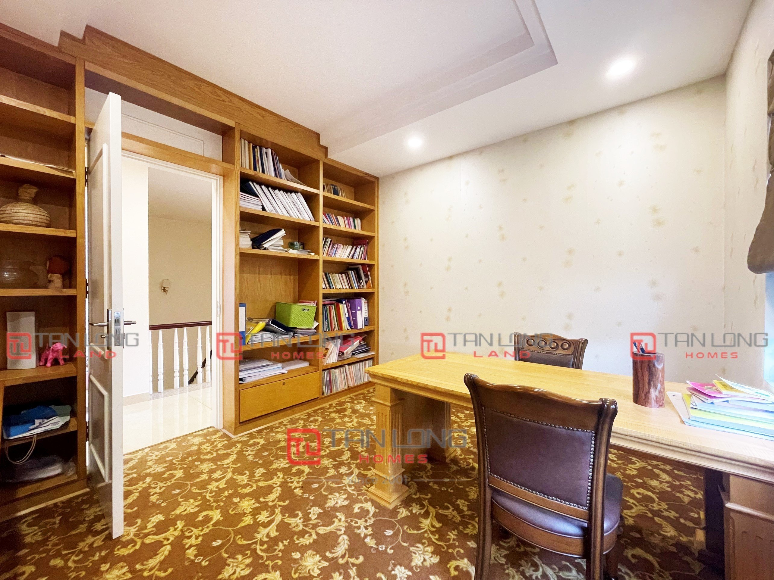 Cho thuê biệt thự hoàn thiện có hầm dãy Hoa Sữa Vinhomes Riverside 13