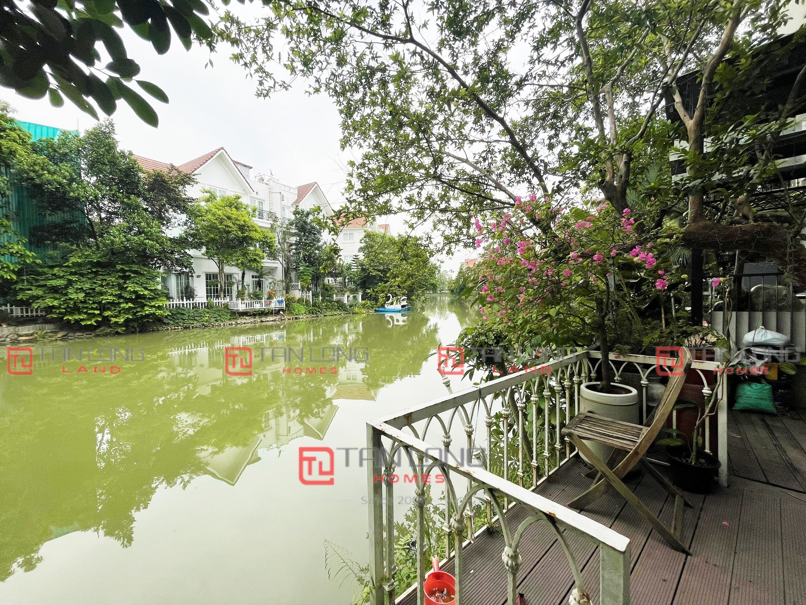 Cho thuê biệt thự hoàn thiện có hầm dãy Hoa Sữa Vinhomes Riverside 6