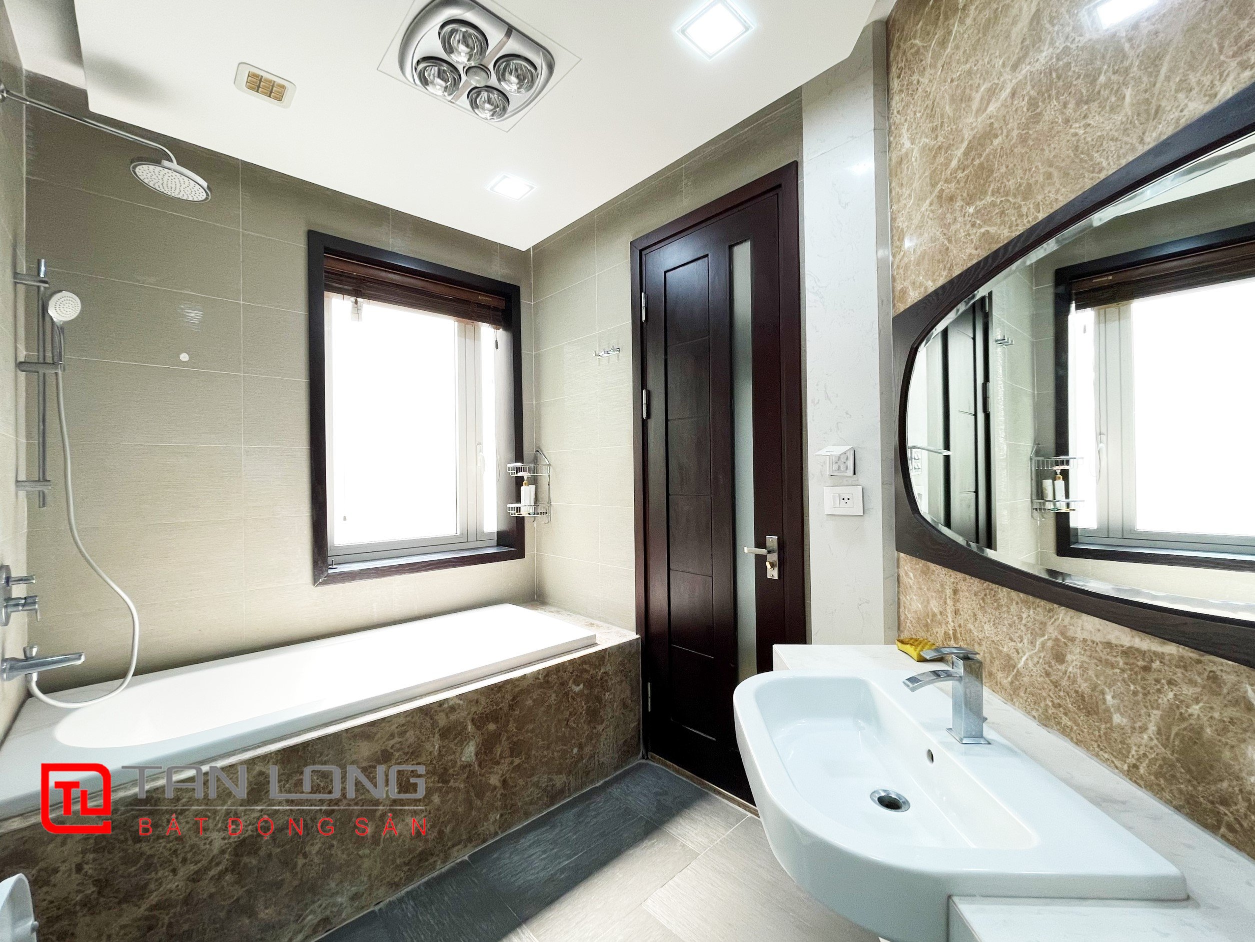 Cho thuê Biệt thự rộng 200m2 tại Vinhomes Riverside Long Biên 13
