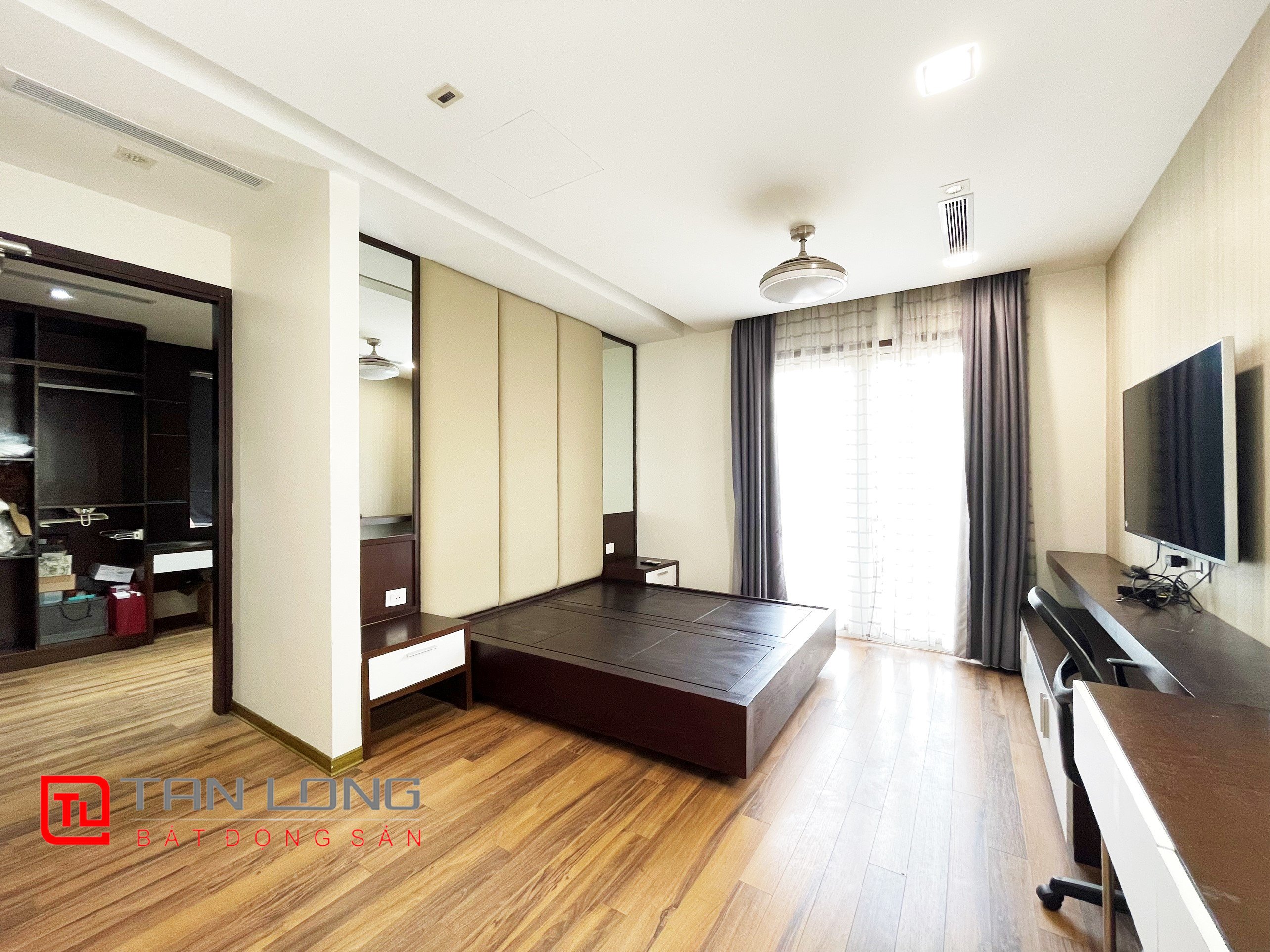 Cho thuê Biệt thự rộng 200m2 tại Vinhomes Riverside Long Biên 7