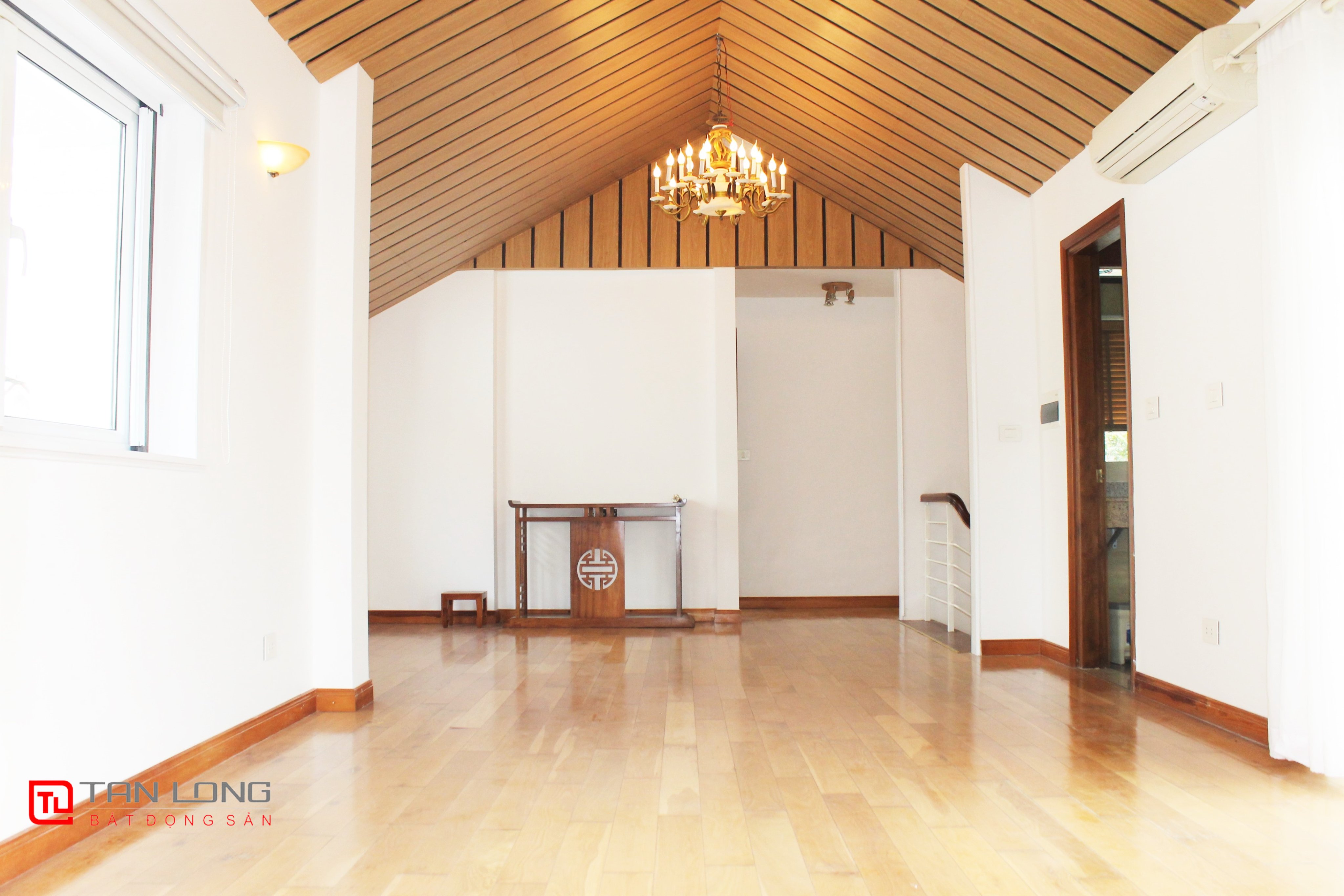 Cho thuê biệt thự Song lập 225m2 tại Vinhomes Riverside 8