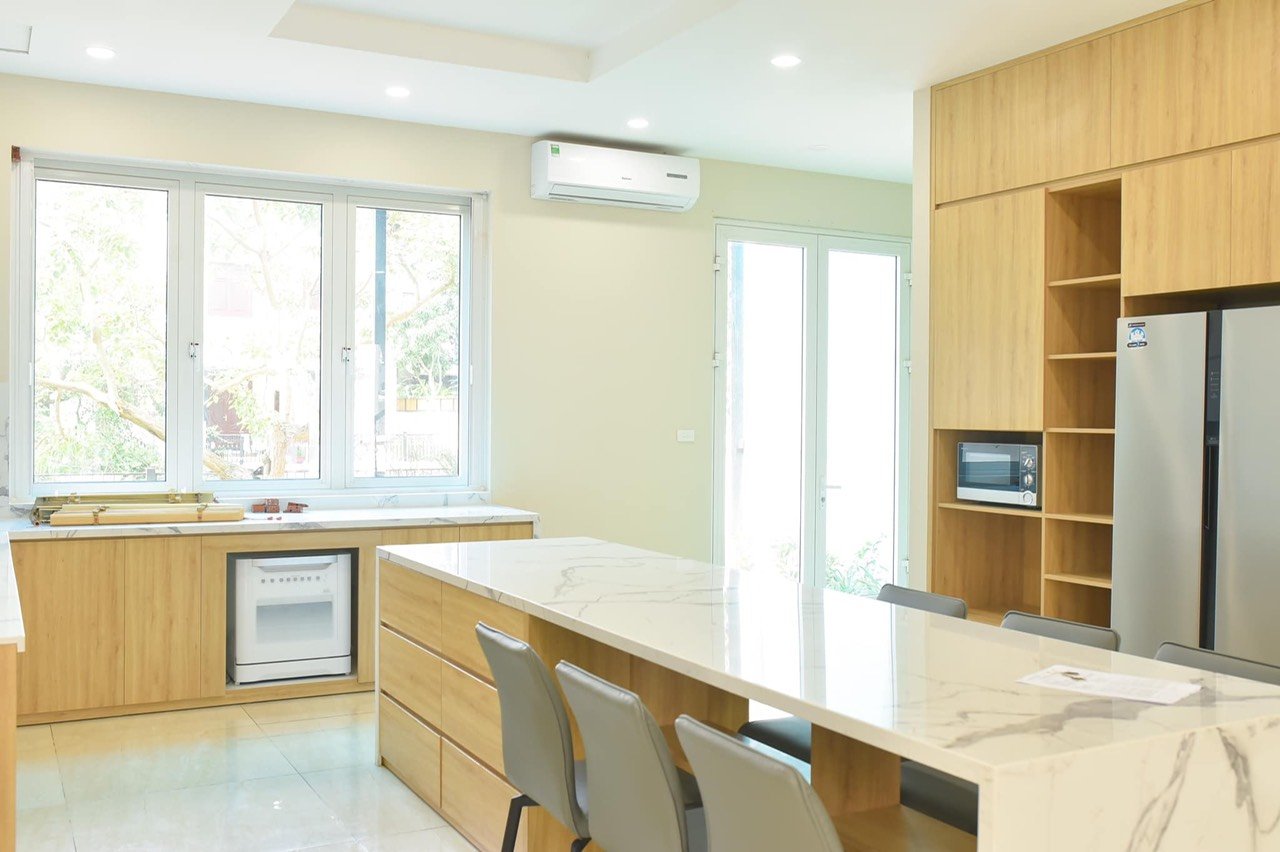 Cho thuê Biệt thự Song lập 4 phòng ngủ full nội thất view sông tại Vinhomes Riverside 4