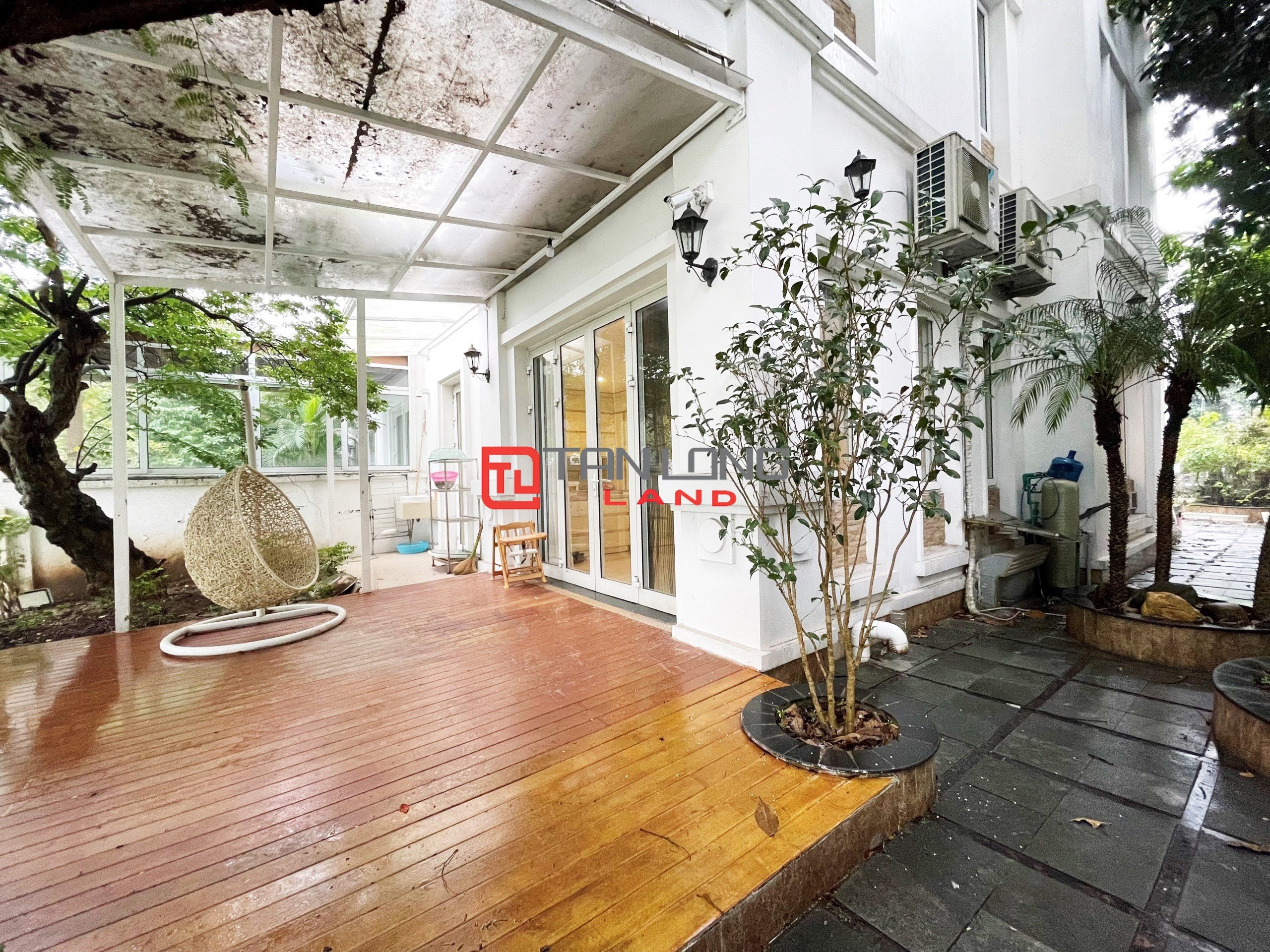 Cho thuê Biệt thự Song lập 4 phòng ngủ gần trường quốc tế BIS tại Vinhomes Riverside 10
