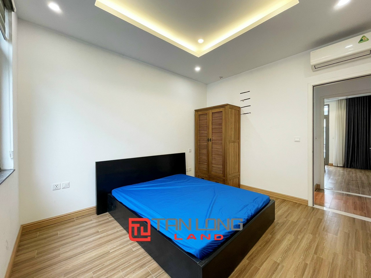 Cho thuê Biệt thự Song lập 4 phòng ngủ hoàn thiện full nội thất tại Vinhomes Riverside 12