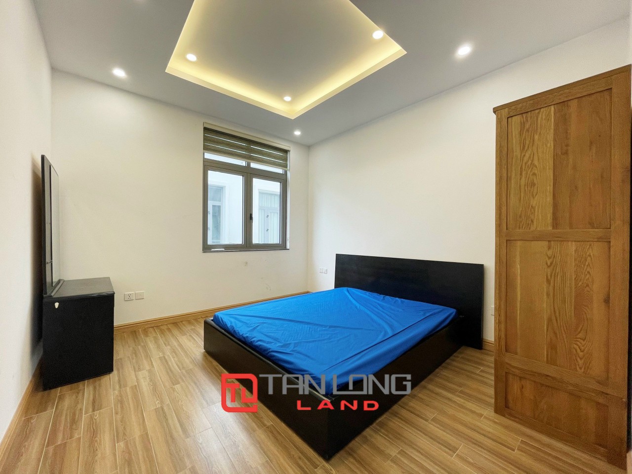 Cho thuê Biệt thự Song lập 4 phòng ngủ hoàn thiện full nội thất tại Vinhomes Riverside 13