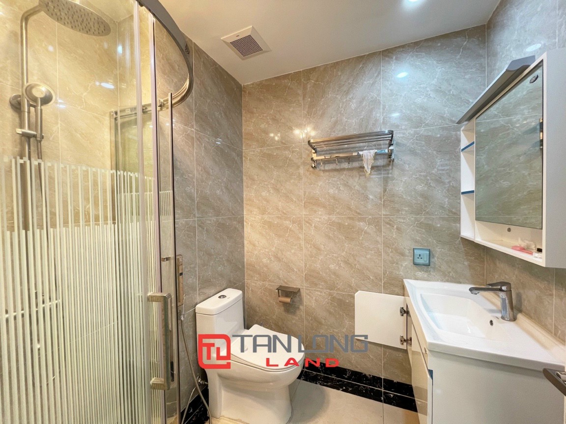 Cho thuê Biệt thự Song lập 4 phòng ngủ hoàn thiện full nội thất tại Vinhomes Riverside 14