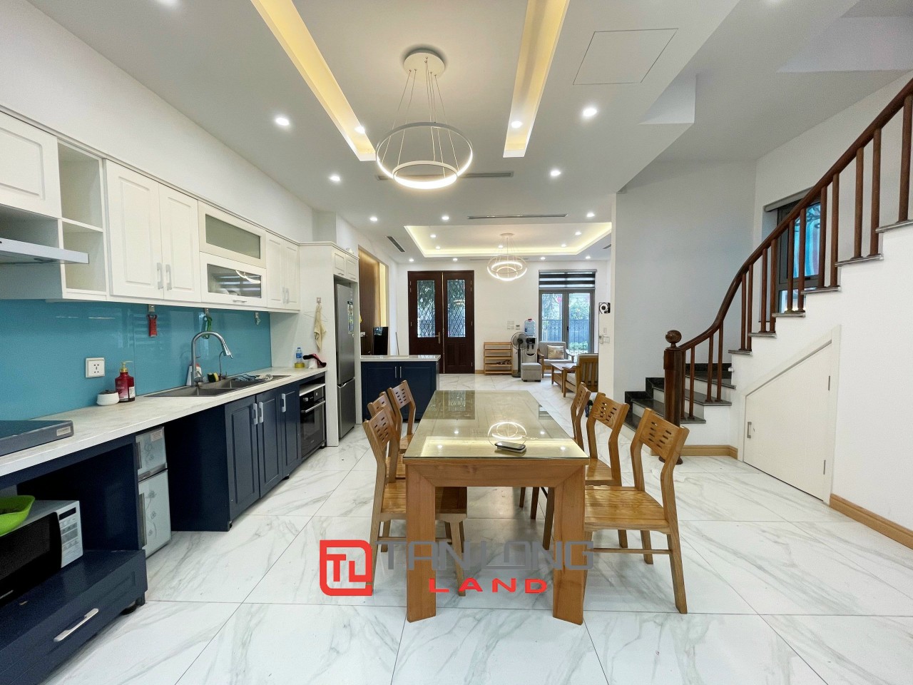 Cho thuê Biệt thự Song lập 4 phòng ngủ hoàn thiện full nội thất tại Vinhomes Riverside 4