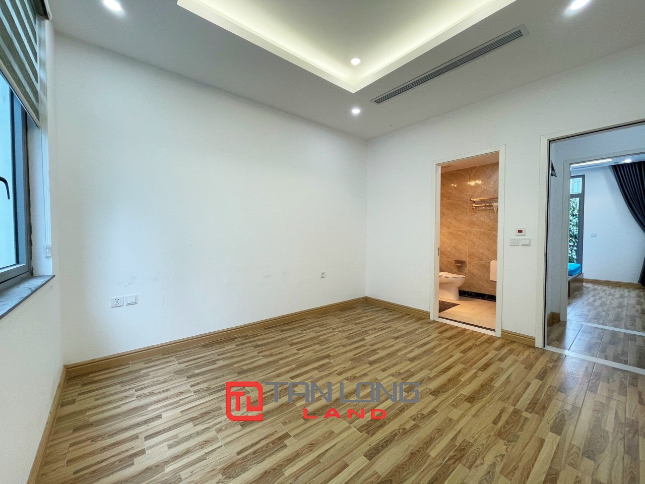 Cho thuê Biệt thự Song lập 4 phòng ngủ hoàn thiện full nội thất tại Vinhomes Riverside 8