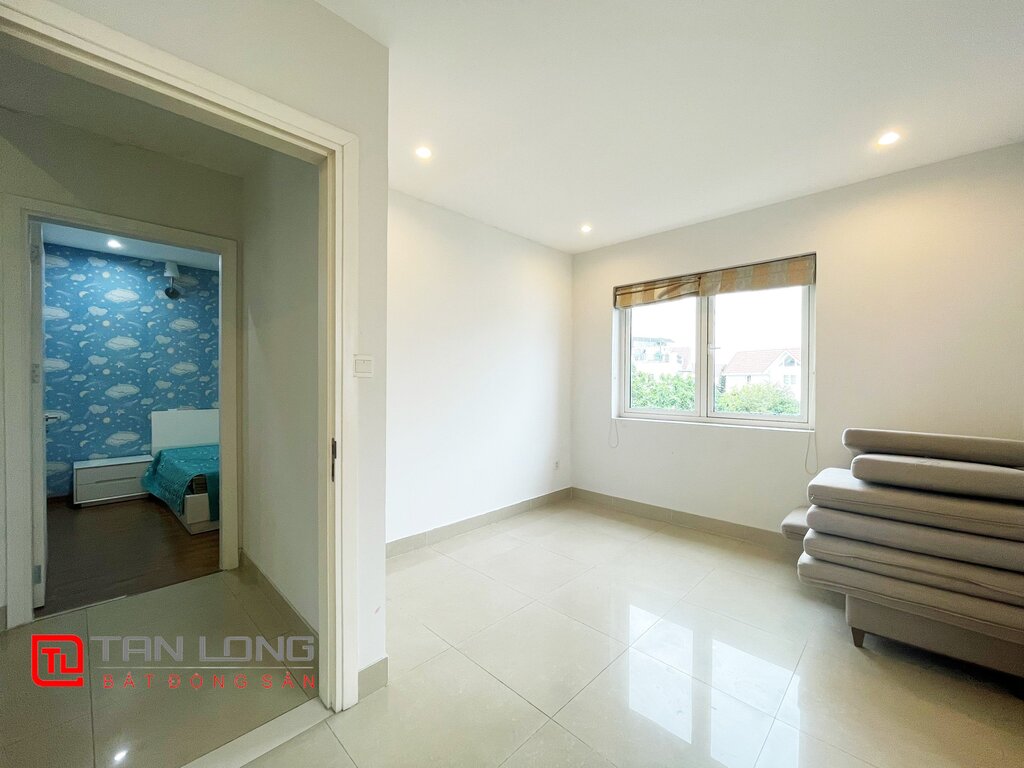 Cho thuê biệt thự song lập 4 phòng ngủ khu VIP tại Vinhomes Riverside 11