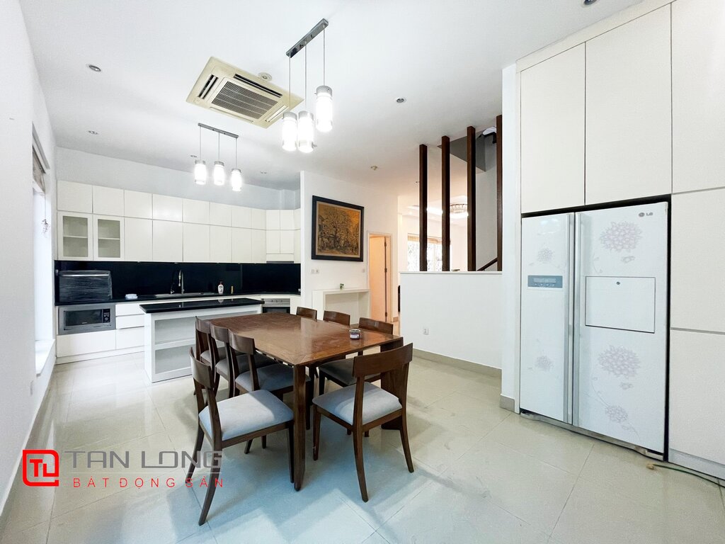Cho thuê biệt thự song lập 4 phòng ngủ khu VIP tại Vinhomes Riverside 4
