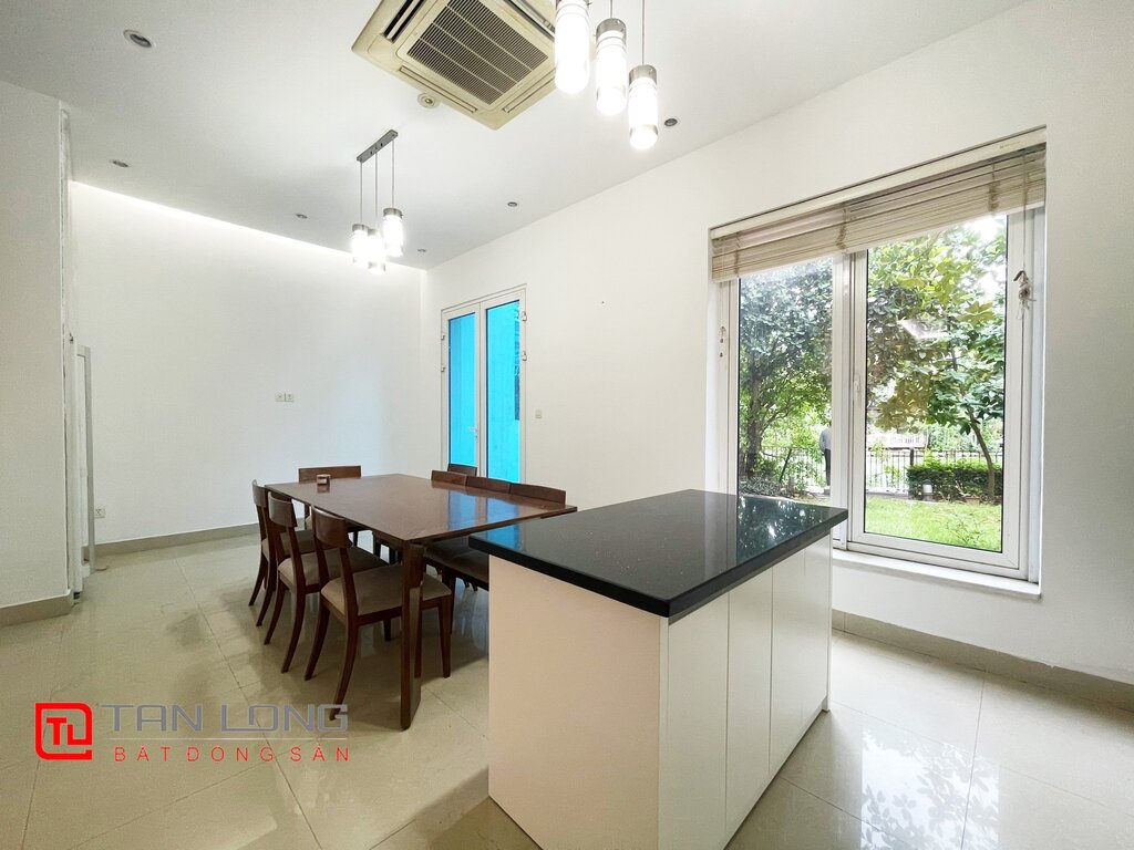 Cho thuê biệt thự song lập 4 phòng ngủ khu VIP tại Vinhomes Riverside 8