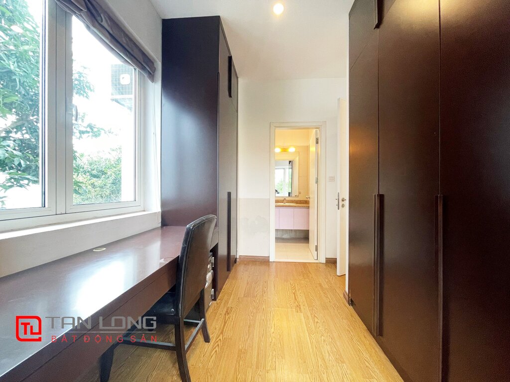 Cho thuê biệt thự song lập 4 phòng ngủ khu VIP tại Vinhomes Riverside 9