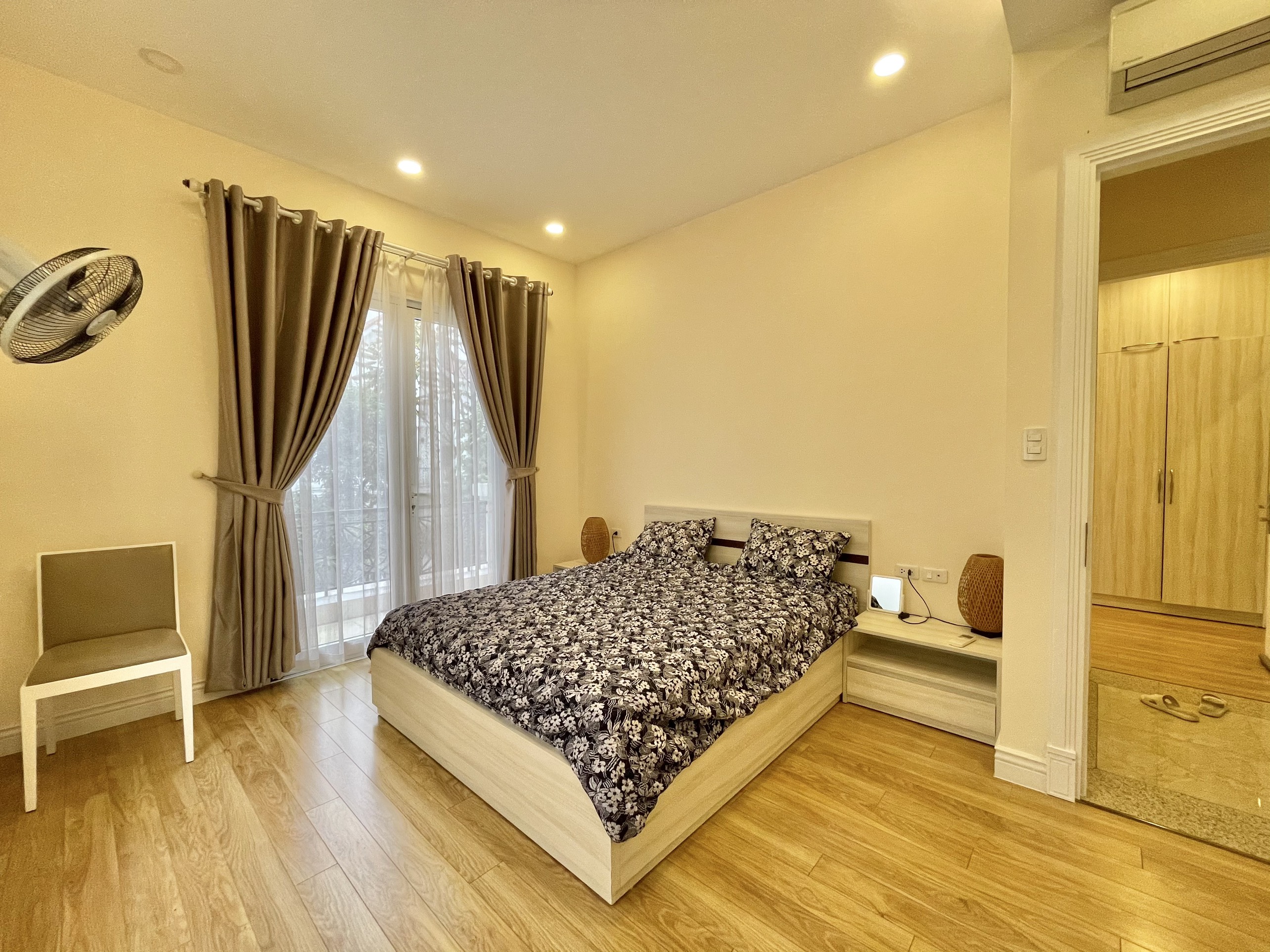 Cho thuê Biệt Thự Song Lập đủ đồ, có tầng hầm, gần trường quốc tế BIS tại Vinhomes Riverside: 9