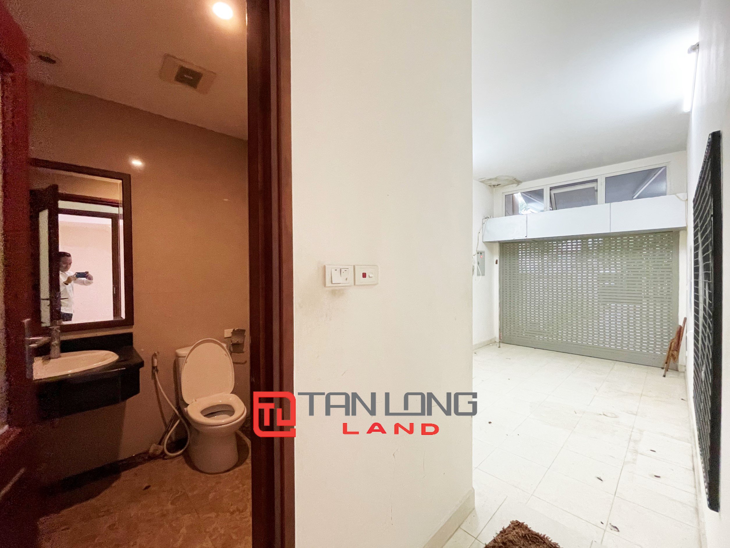 Cho thuê Biệt thự Song lập không đồ 4 phòng ngủ tại Vinhomes Riverside 10