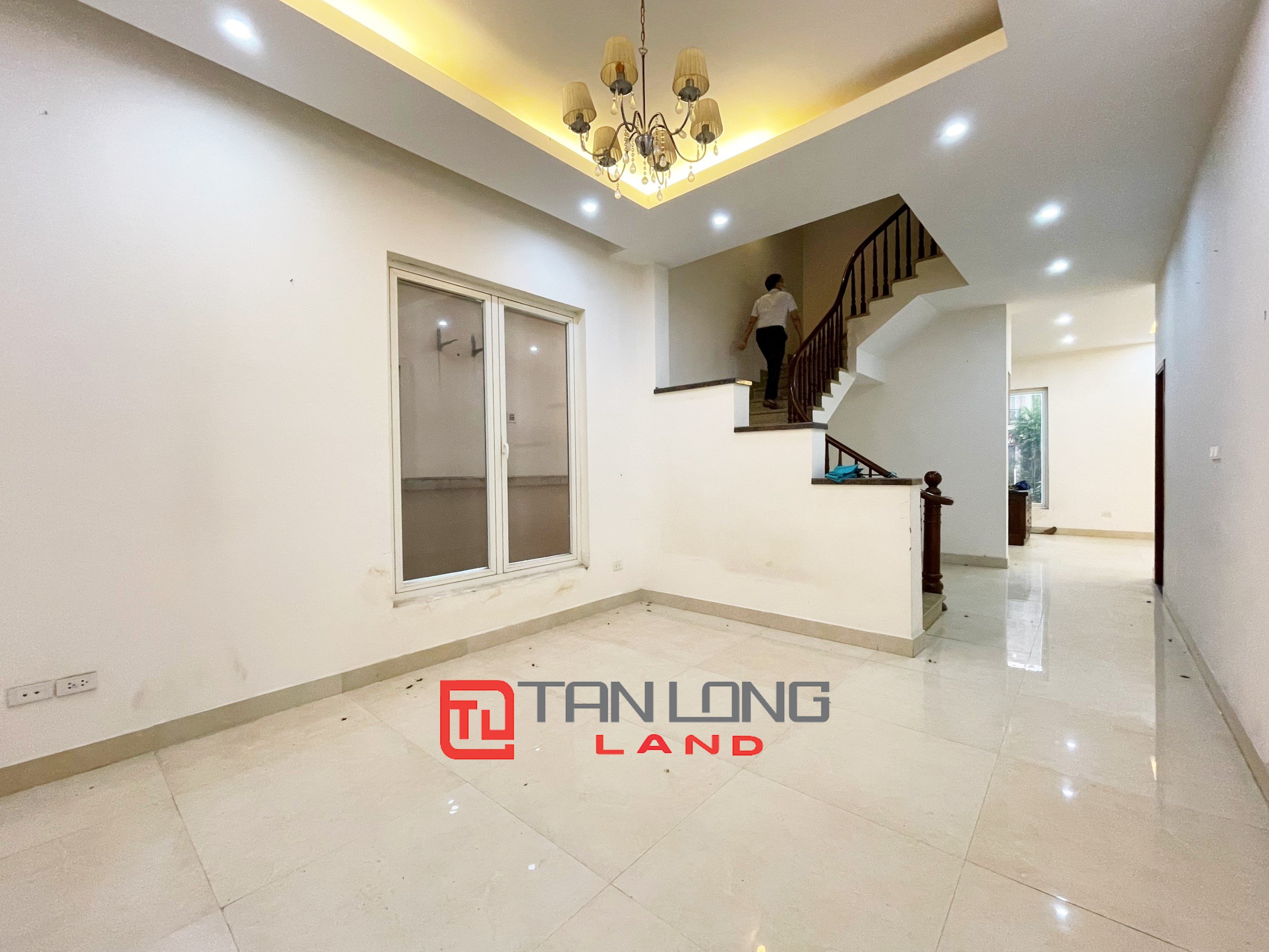 Cho thuê Biệt thự Song lập không đồ 4 phòng ngủ tại Vinhomes Riverside 2