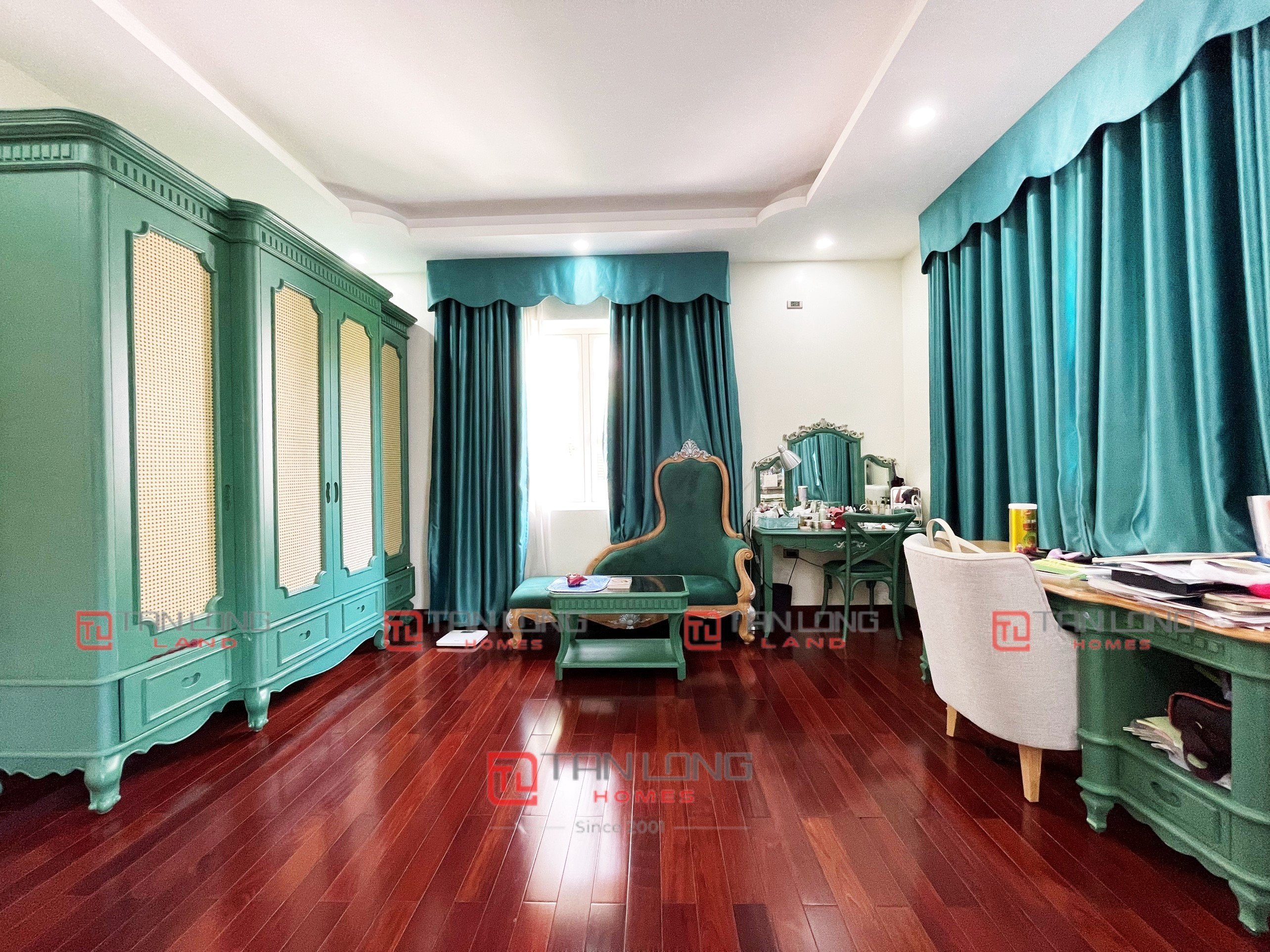 Cho thuê biệt thự song lập nội thất tân cổ điển Vinhomes Riverside 5