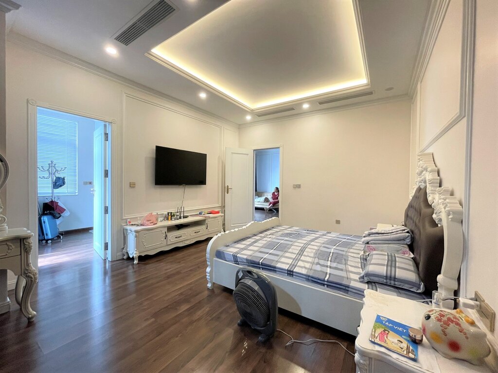 Cho thuê căn biệt thự song lập hoàn thiện tại Vinhomes The Harmony 5
