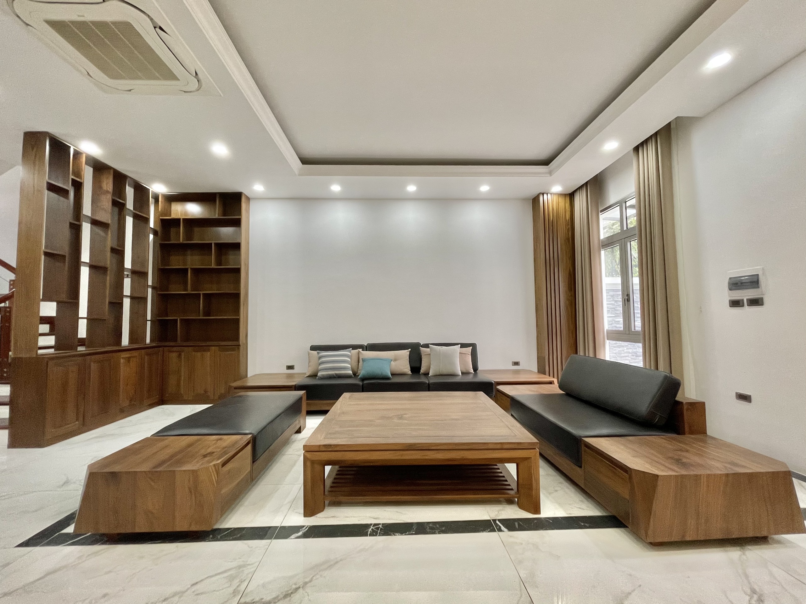 Chuyển nhượng Biệt thự liền kề mới hoàn thiện tại Vinhomes The Harmony- Long Biên 1