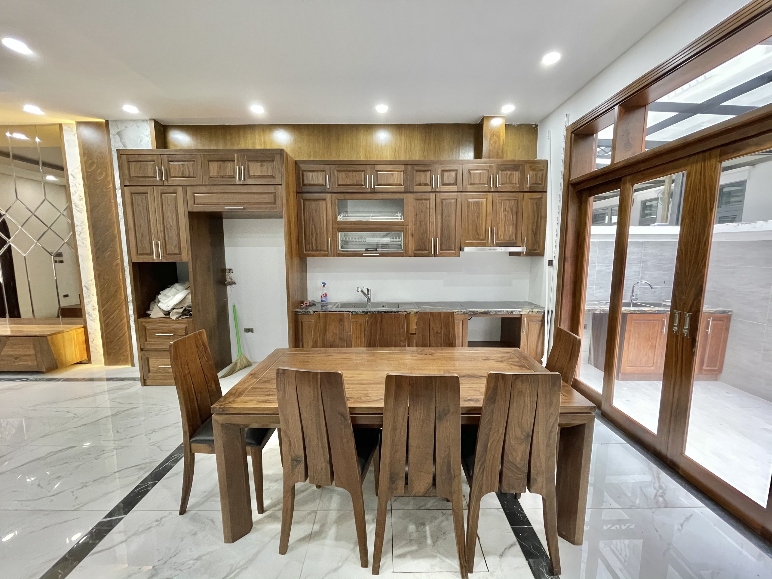 Chuyển nhượng Biệt thự liền kề mới hoàn thiện tại Vinhomes The Harmony- Long Biên 3