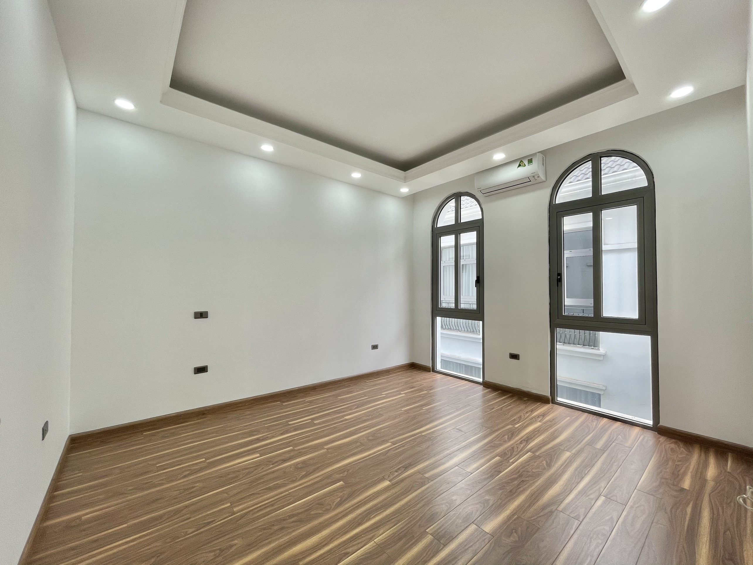 Chuyển nhượng Biệt thự liền kề mới hoàn thiện tại Vinhomes The Harmony- Long Biên 8
