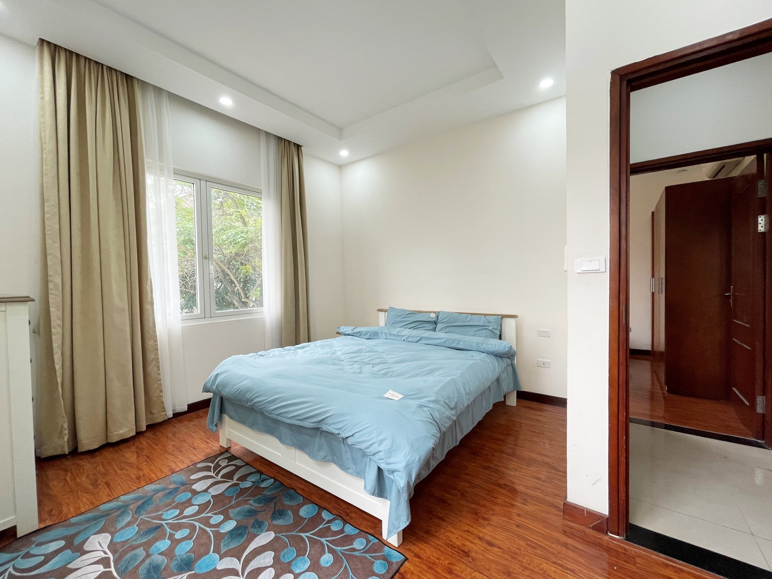 Bán biệt thự hoa sữa hướng Đông Nam Vinhomes Riverside 11