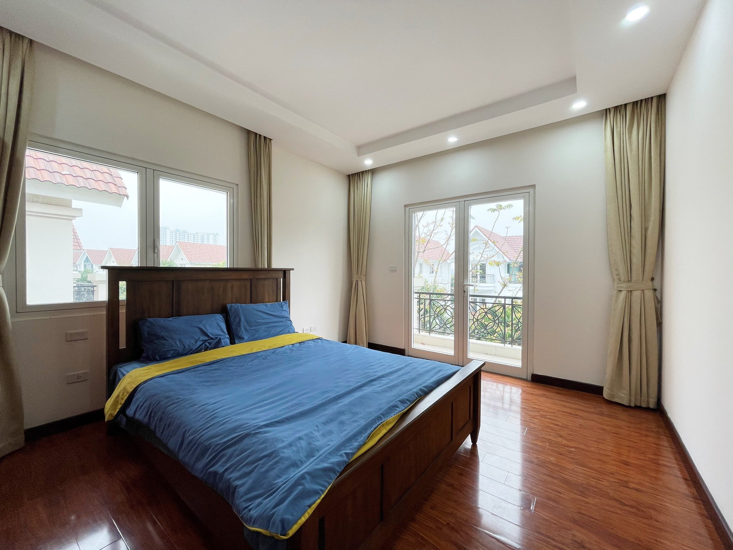 Bán biệt thự hoa sữa hướng Đông Nam Vinhomes Riverside 9