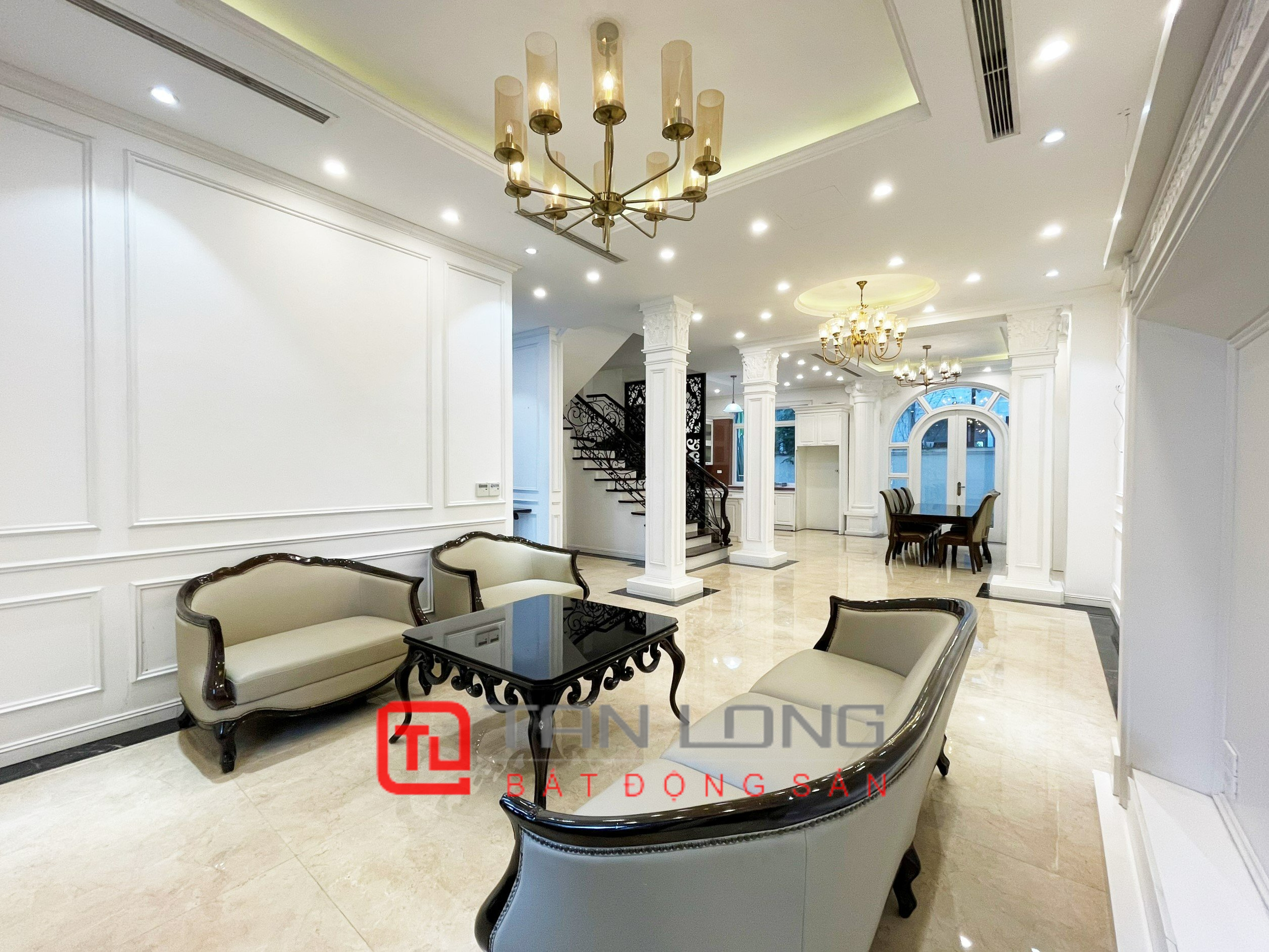 Bán Biệt thự nhà vườn full nội thất hướng Tây Nam tại Vinhomes The Harmony 1