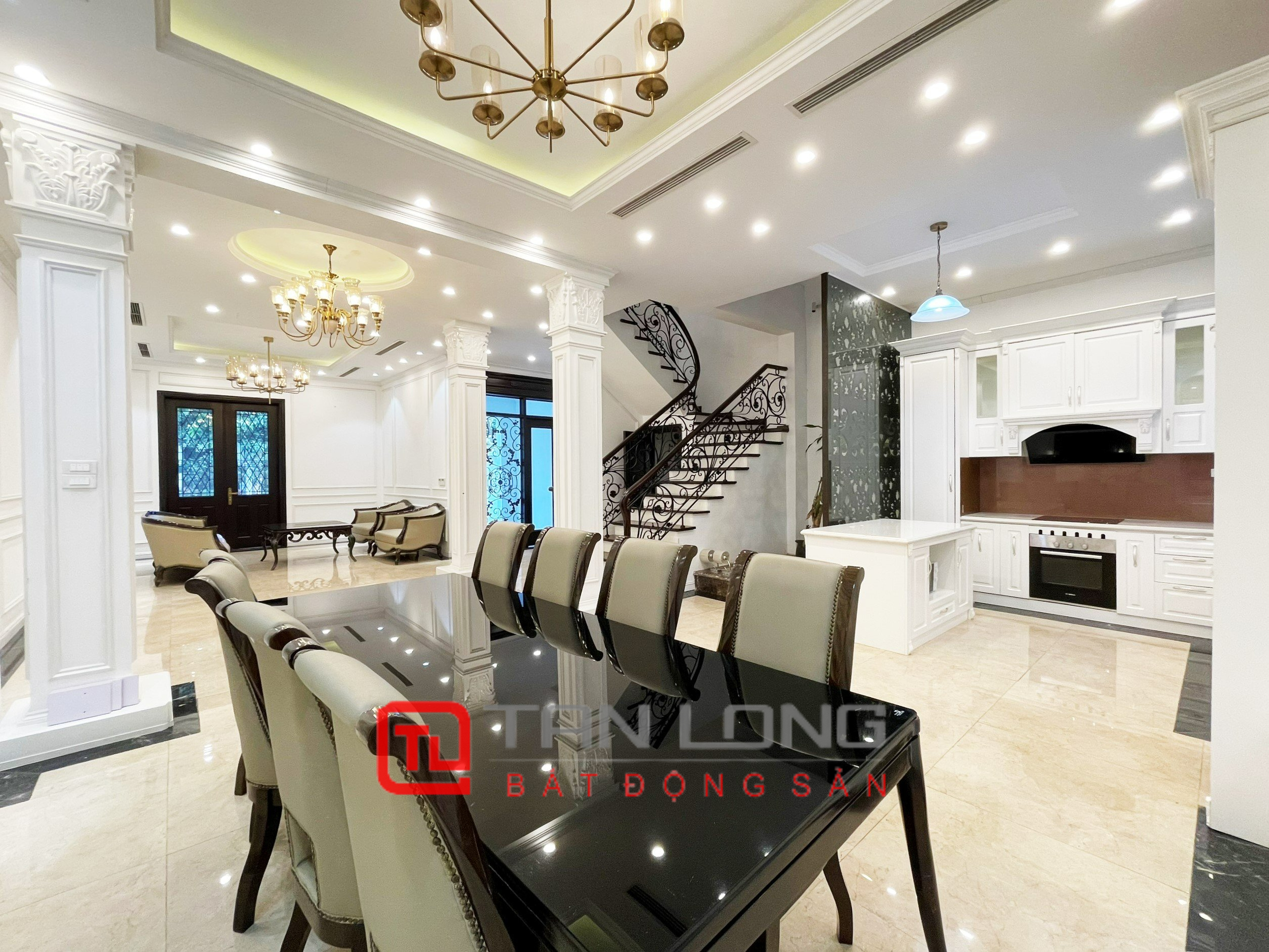 Bán Biệt thự nhà vườn full nội thất hướng Tây Nam tại Vinhomes The Harmony 3