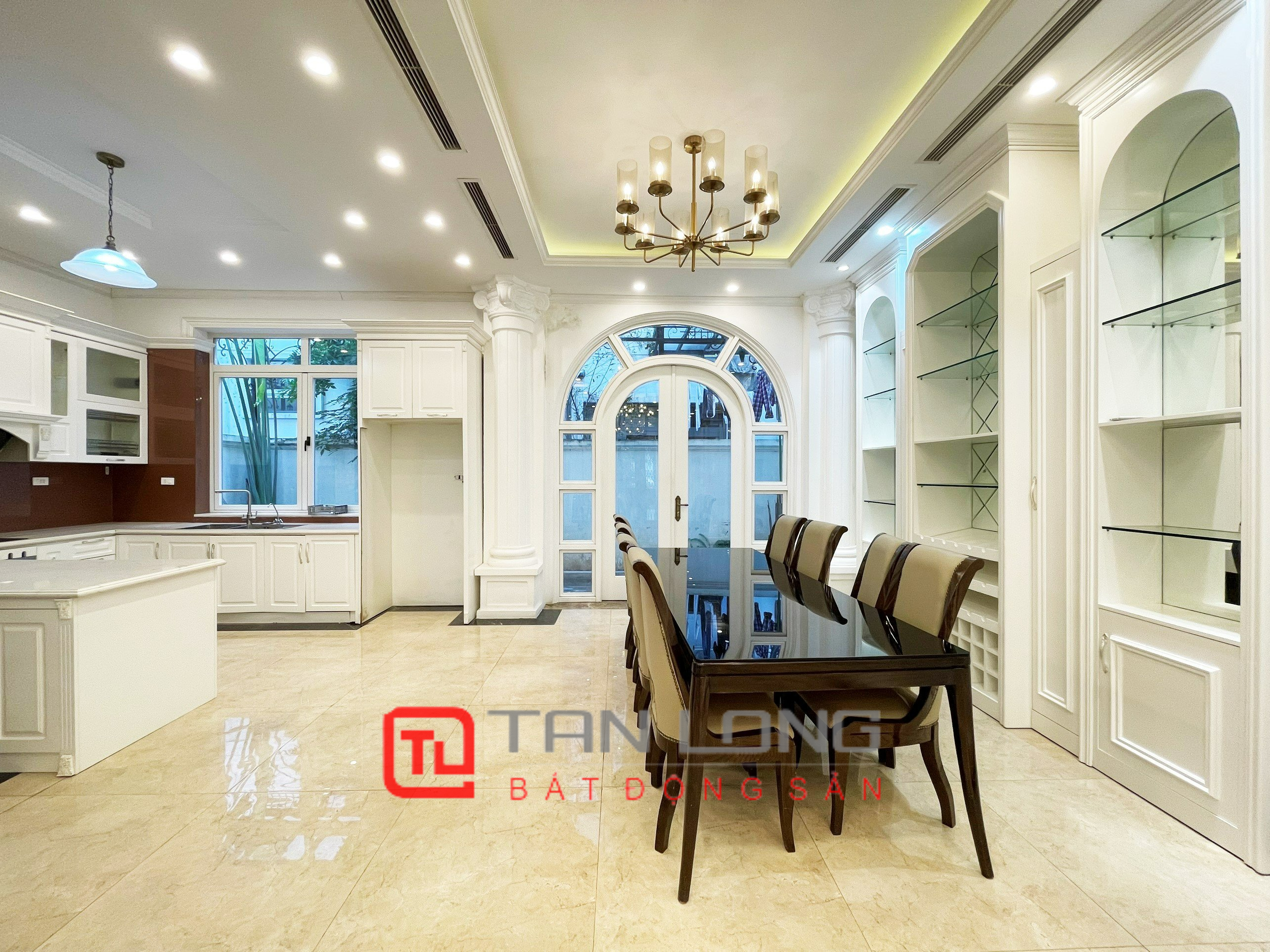 Bán Biệt thự nhà vườn full nội thất hướng Tây Nam tại Vinhomes The Harmony 4