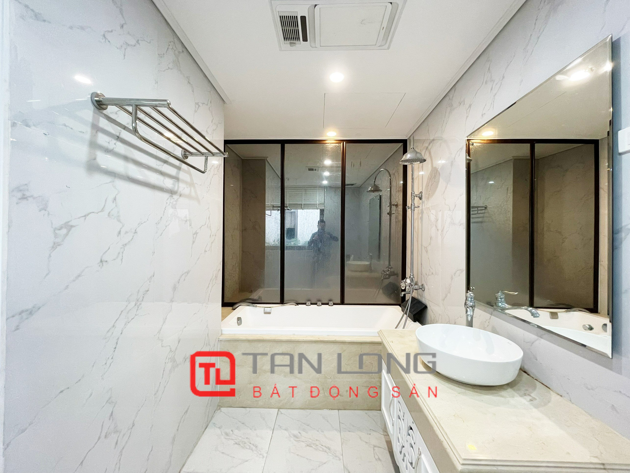 Bán Biệt thự nhà vườn full nội thất hướng Tây Nam tại Vinhomes The Harmony 8